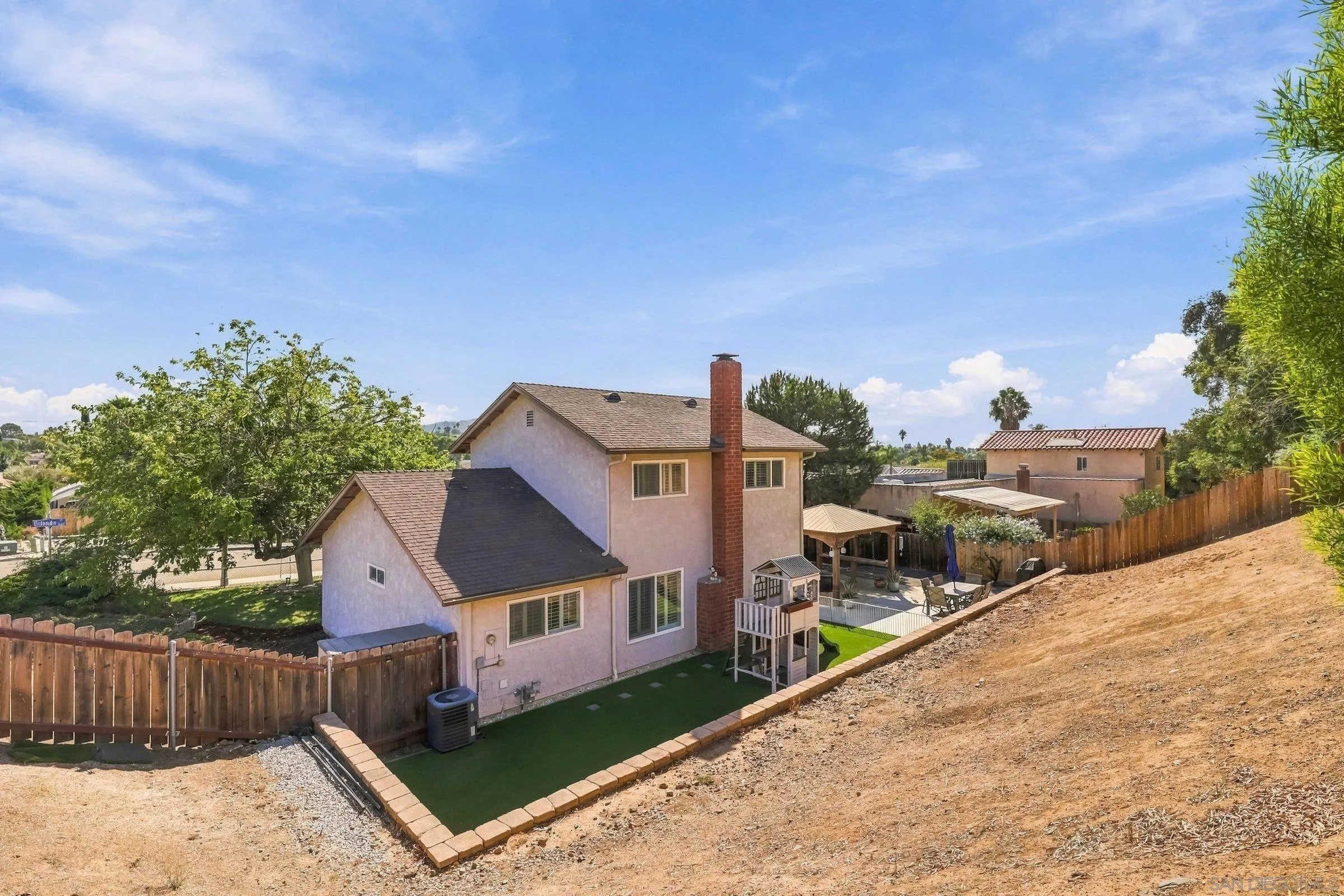 https://cdn.realtyfeed.com/cdn/127/260023405/7cafbc420c16e3b214df4cc8b35999de.webp