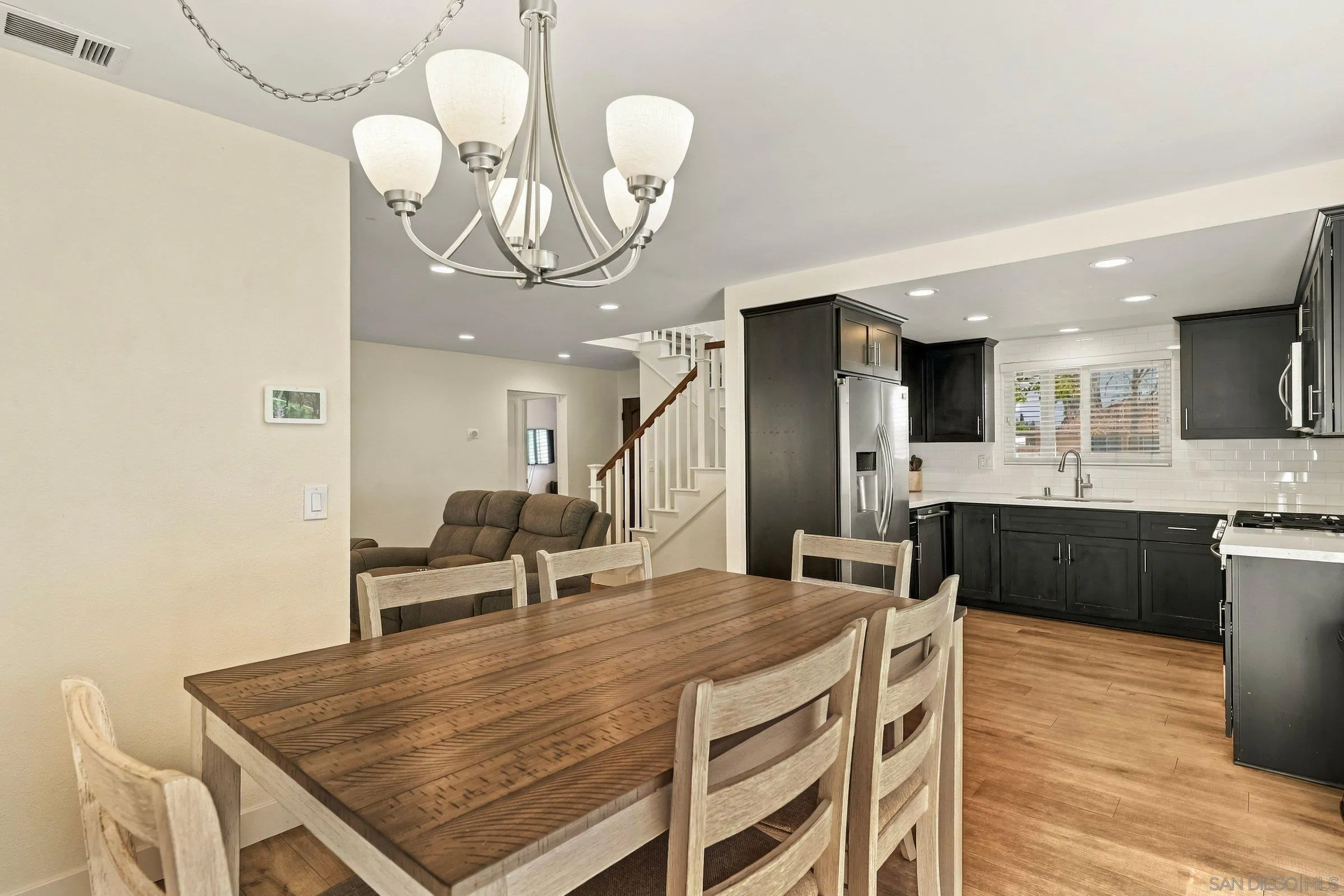 https://cdn.realtyfeed.com/cdn/127/260023405/895dbffa893cf1a18f6c5b92dc804d9f.webp