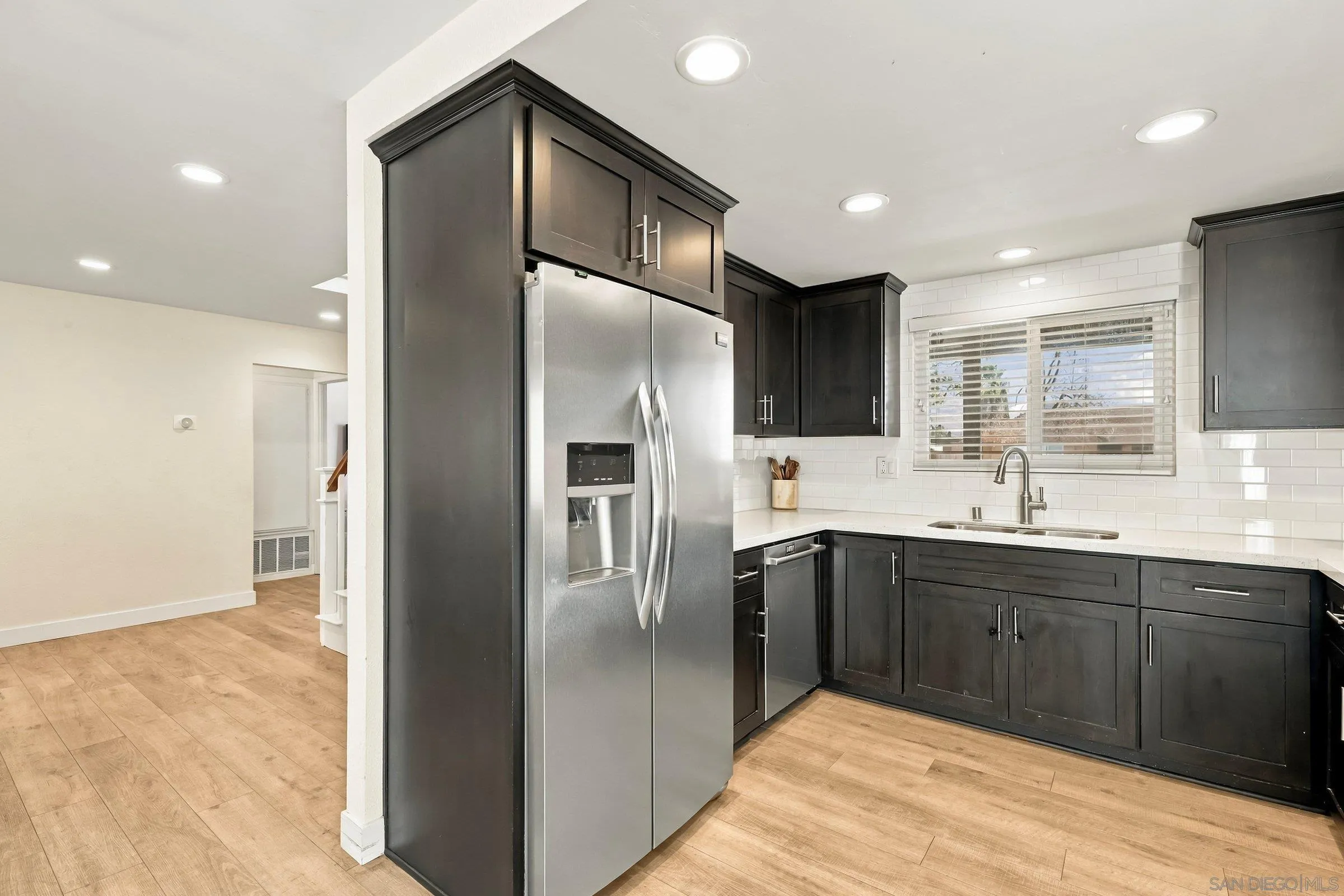 https://cdn.realtyfeed.com/cdn/127/260023405/d5554b70619853b54c87eea28f1bed77.webp