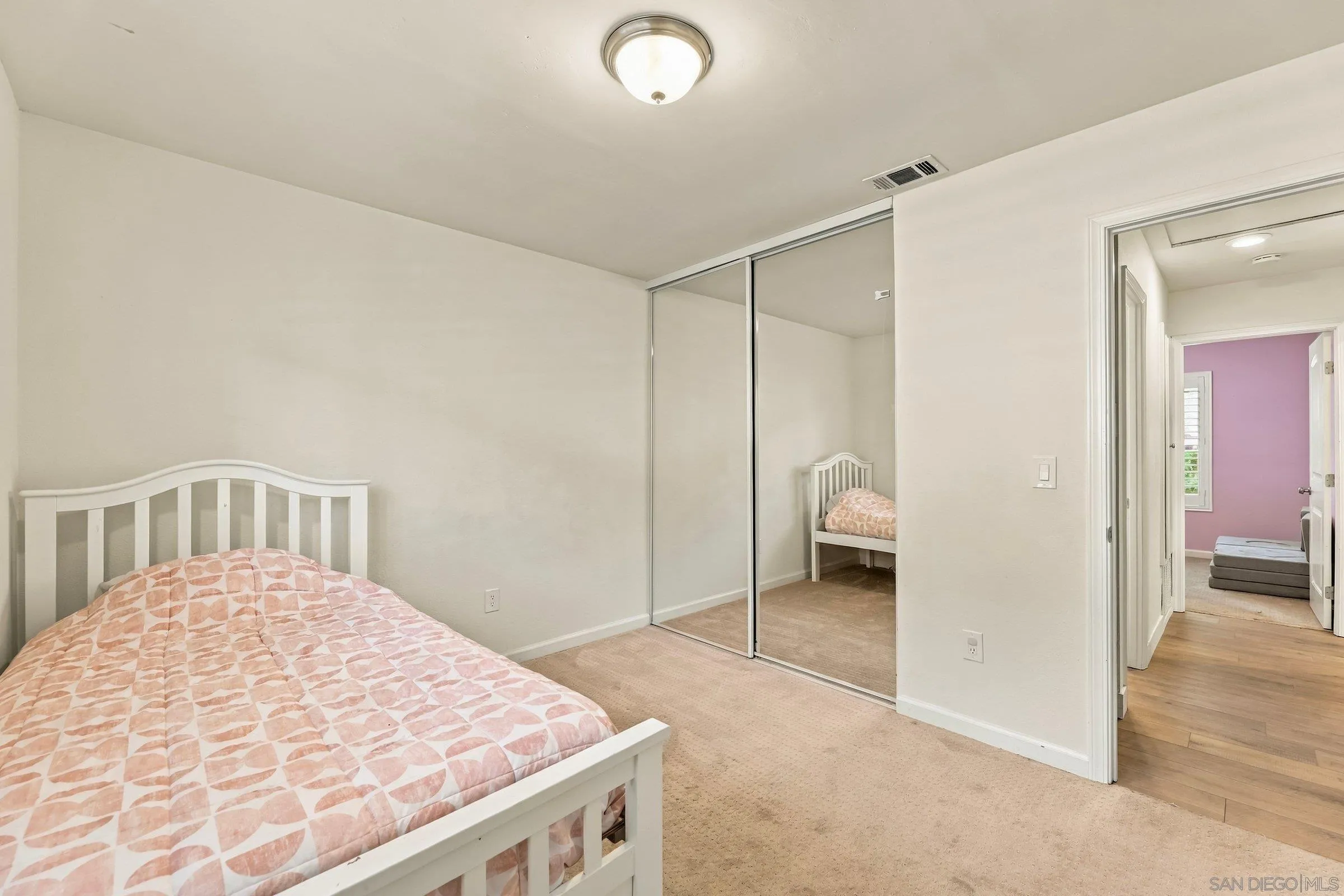 https://cdn.realtyfeed.com/cdn/127/260023405/f92741b4b2d353b2d3b23836167157a2.webp
