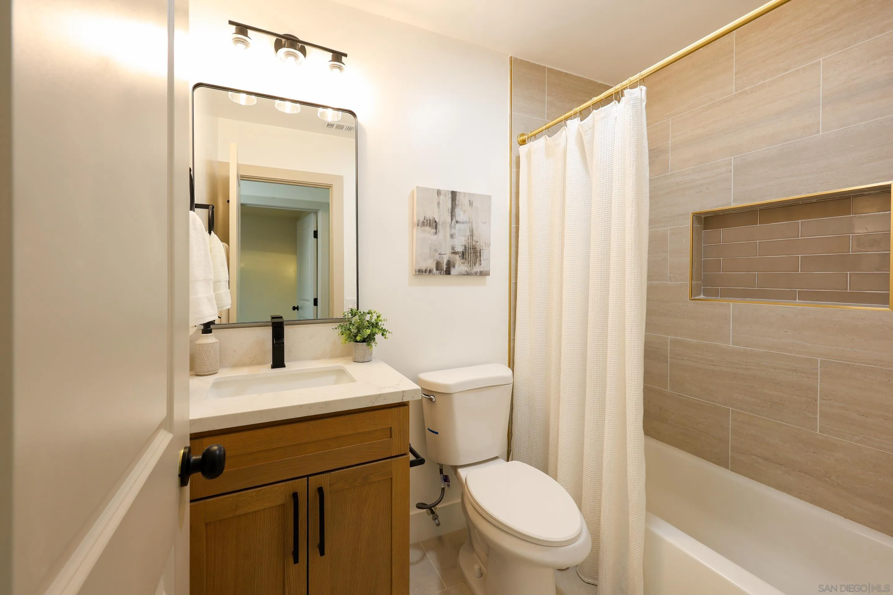 https://cdn.realtyfeed.com/cdn/127/260023406/100da644eb9567b27ae1d188fde12c4b.webp