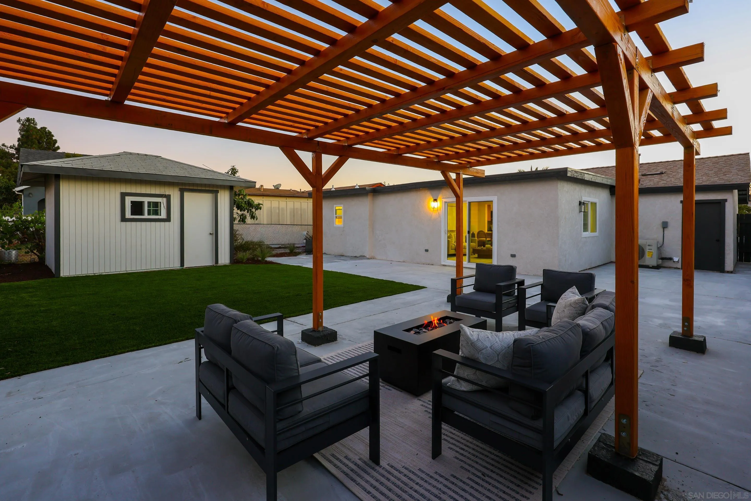 https://cdn.realtyfeed.com/cdn/127/260023406/2806d54c780bee6ada1f595f89da38ba.webp