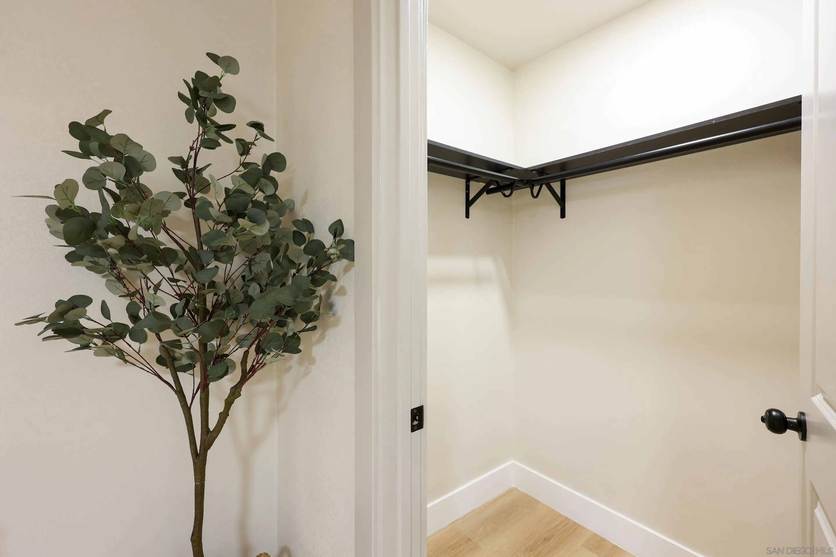 https://cdn.realtyfeed.com/cdn/127/260023406/335d1d2e481c3ff2fbb0bc1f5cff867e.webp