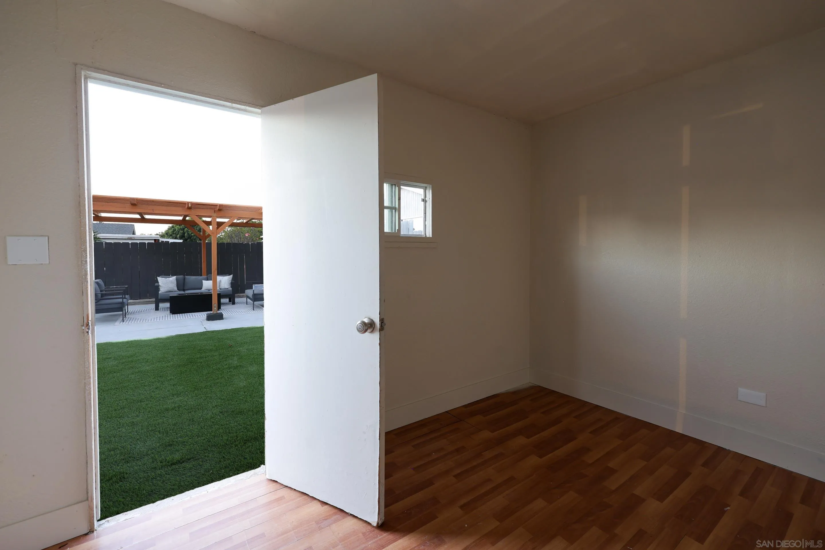 https://cdn.realtyfeed.com/cdn/127/260023406/510e479d90d8bb37928b77cb7452be83.webp