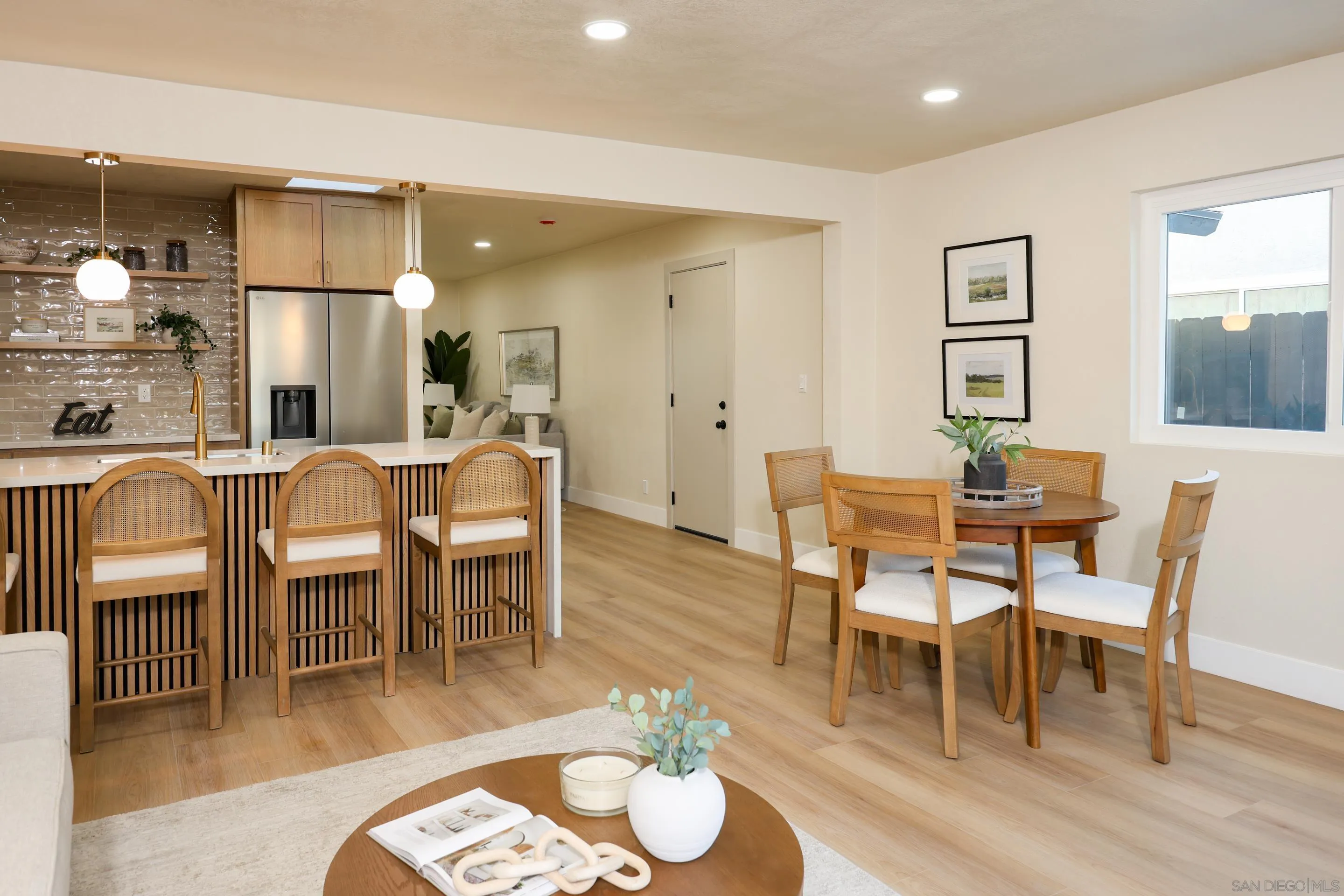 https://cdn.realtyfeed.com/cdn/127/260023406/8ad124b538f2e3cb44c8e6690ff82cb7.webp