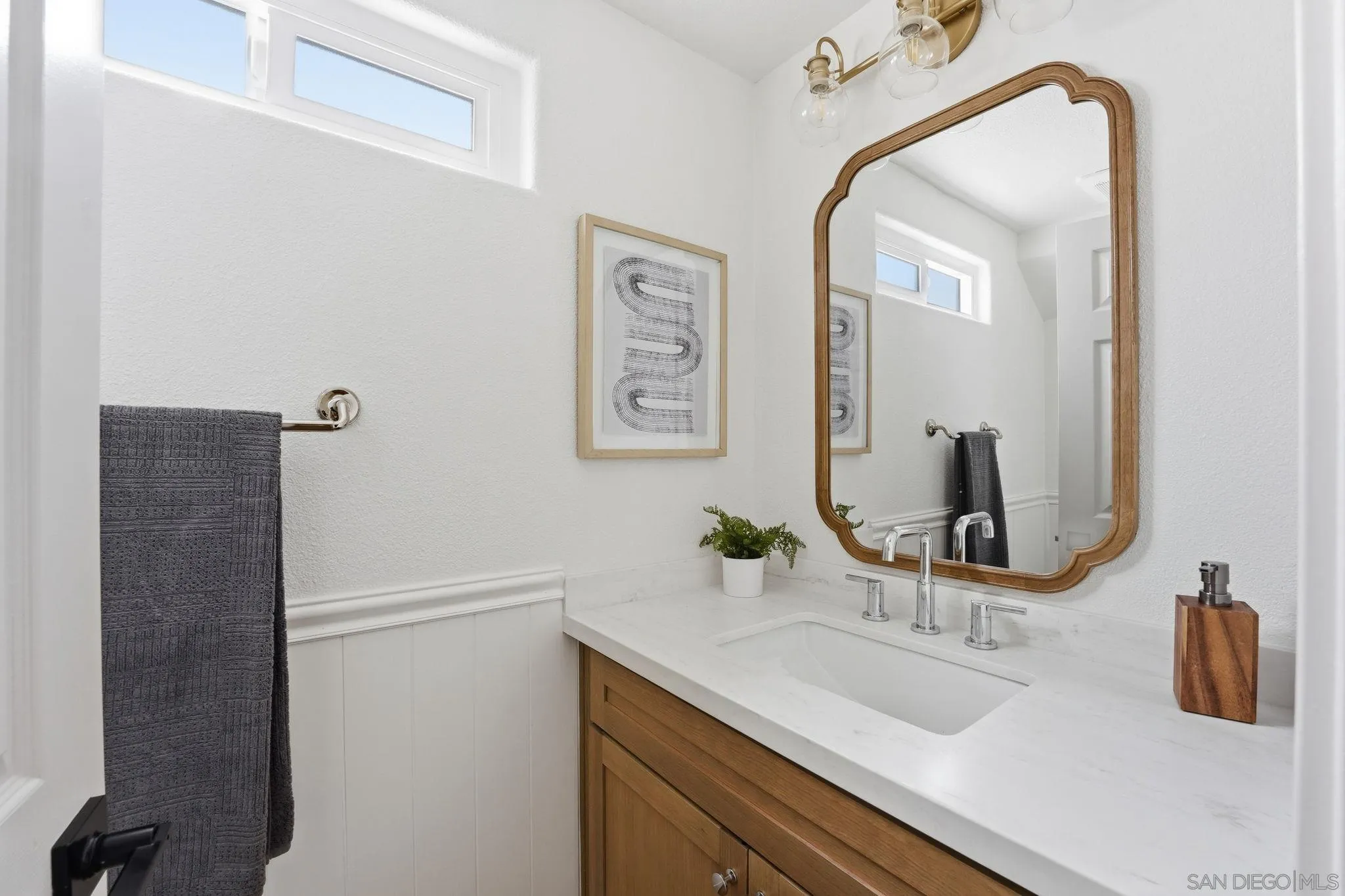 https://cdn.realtyfeed.com/cdn/127/260023408/5815f7f2499ada1cbcf4da9caa8f83ac.webp