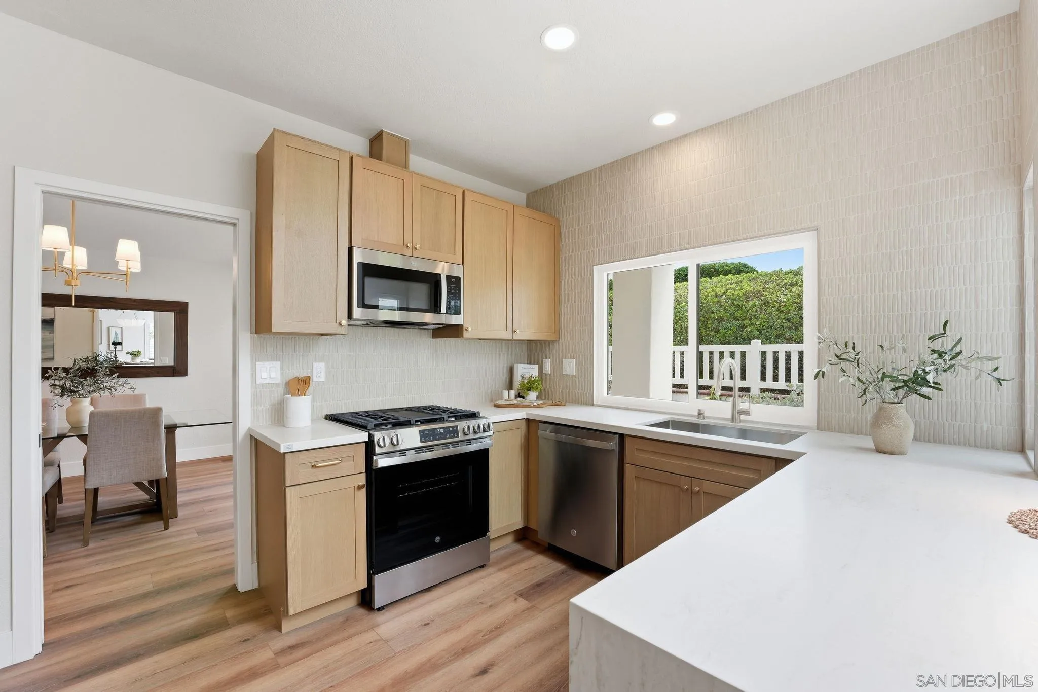 https://cdn.realtyfeed.com/cdn/127/260023408/5c73419c7cc3879cf51b5296e03bb6c2.webp