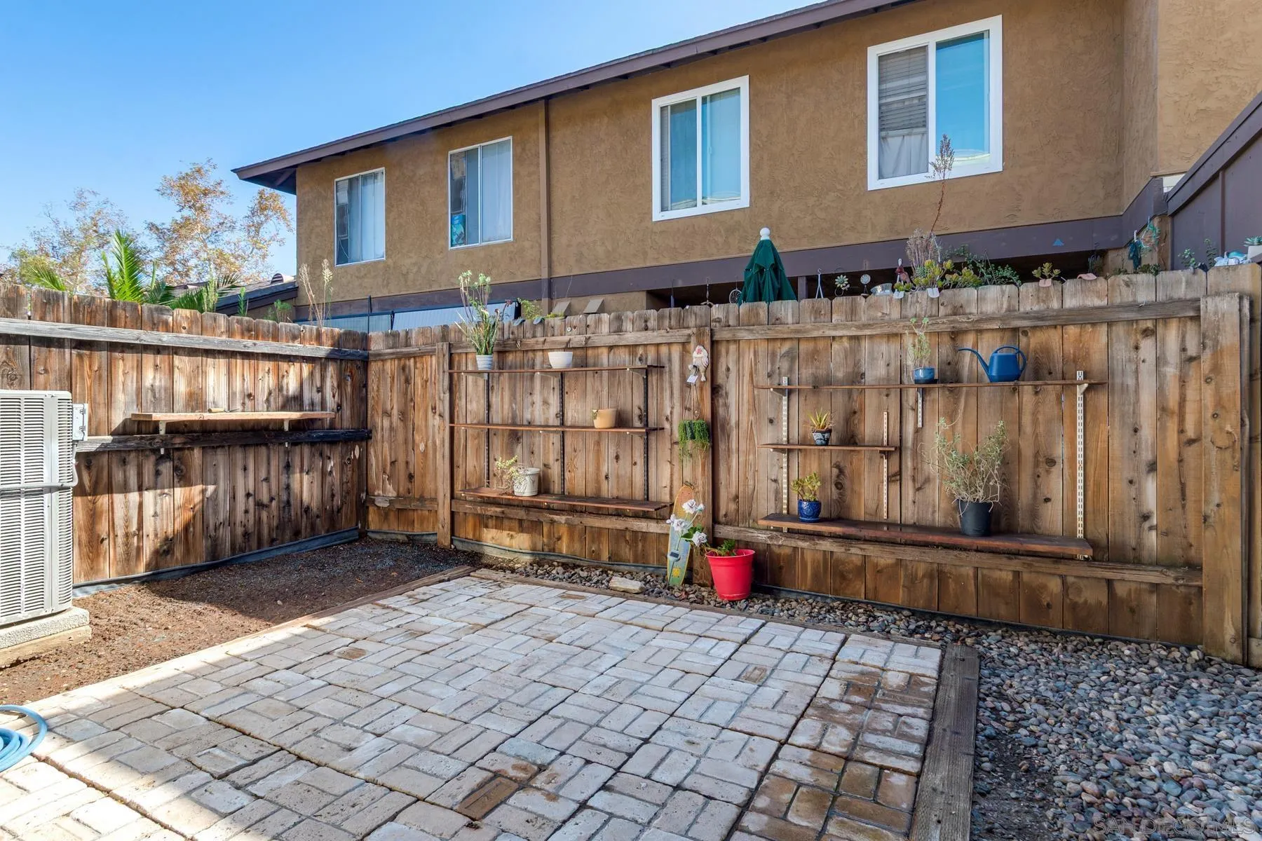 https://cdn.realtyfeed.com/cdn/127/260023412/38cb90ee232e5e2cf3b8cd1b2e586afd.webp