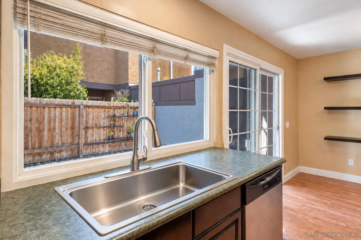 https://cdn.realtyfeed.com/cdn/127/260023412/540125586893346d0e8832e35b3be546.webp