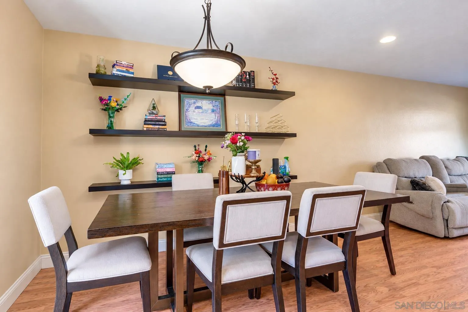 https://cdn.realtyfeed.com/cdn/127/260023412/77eebc7aff18febc3d4553eb14d6b19b.webp