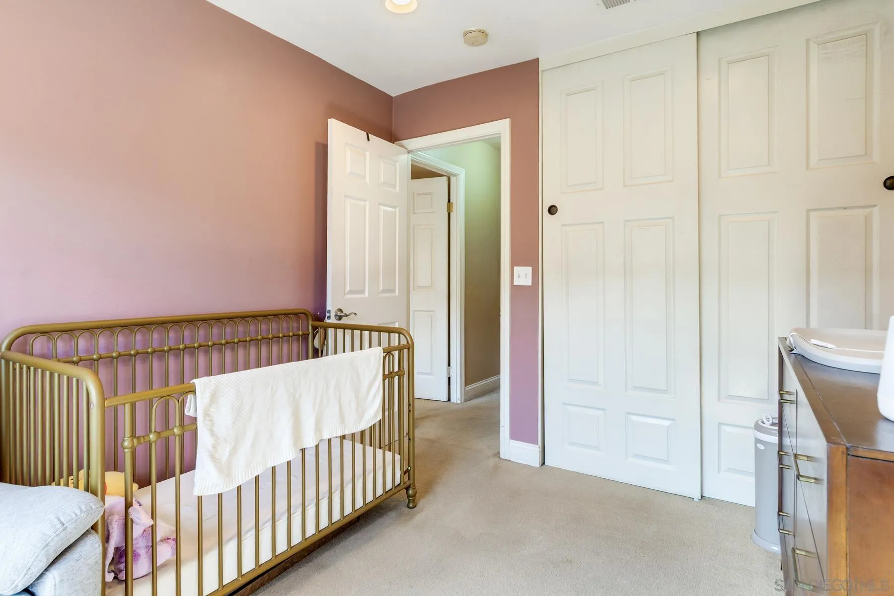 https://cdn.realtyfeed.com/cdn/127/260023412/98d513d86ec8282031bb42842191dfd1.webp