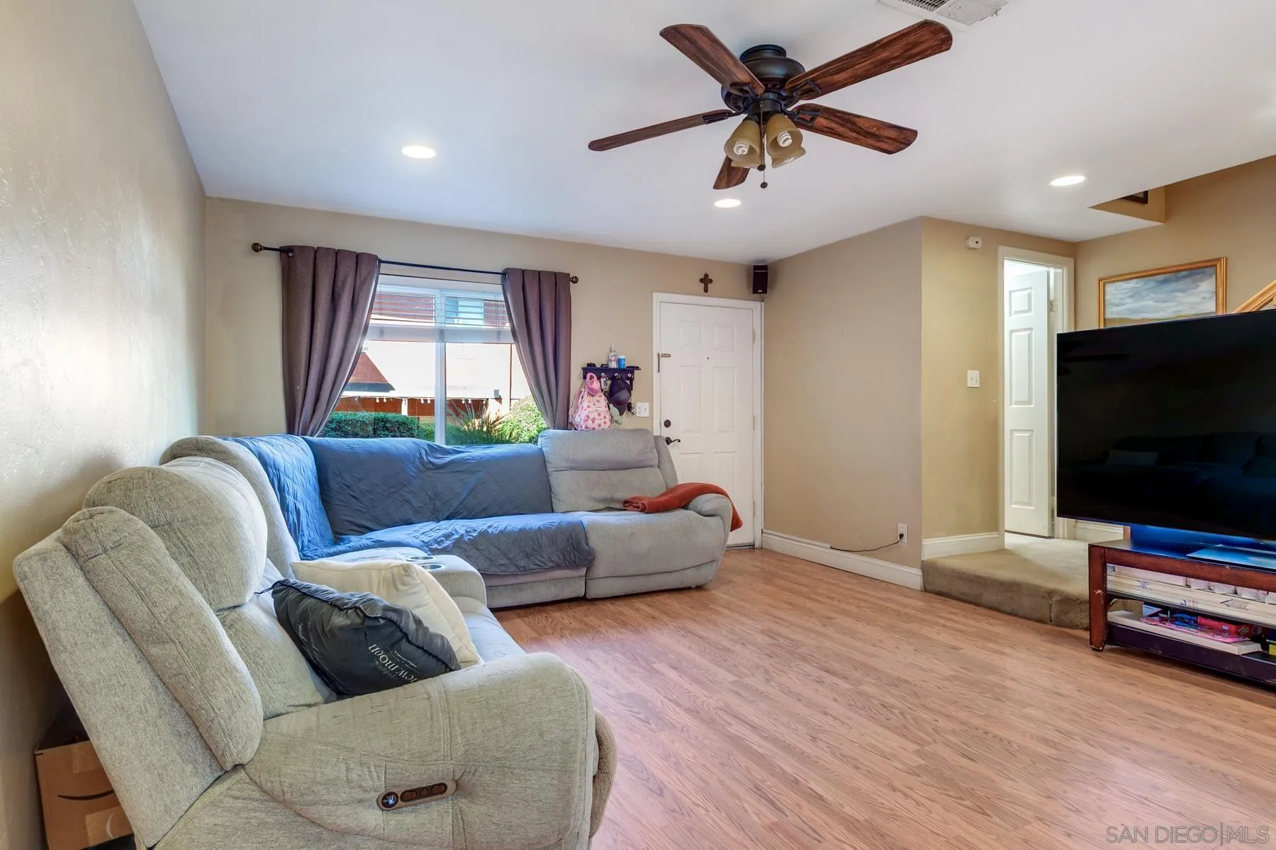 https://cdn.realtyfeed.com/cdn/127/260023412/e941cba3cc6943e149d966f45fa62bbc.webp