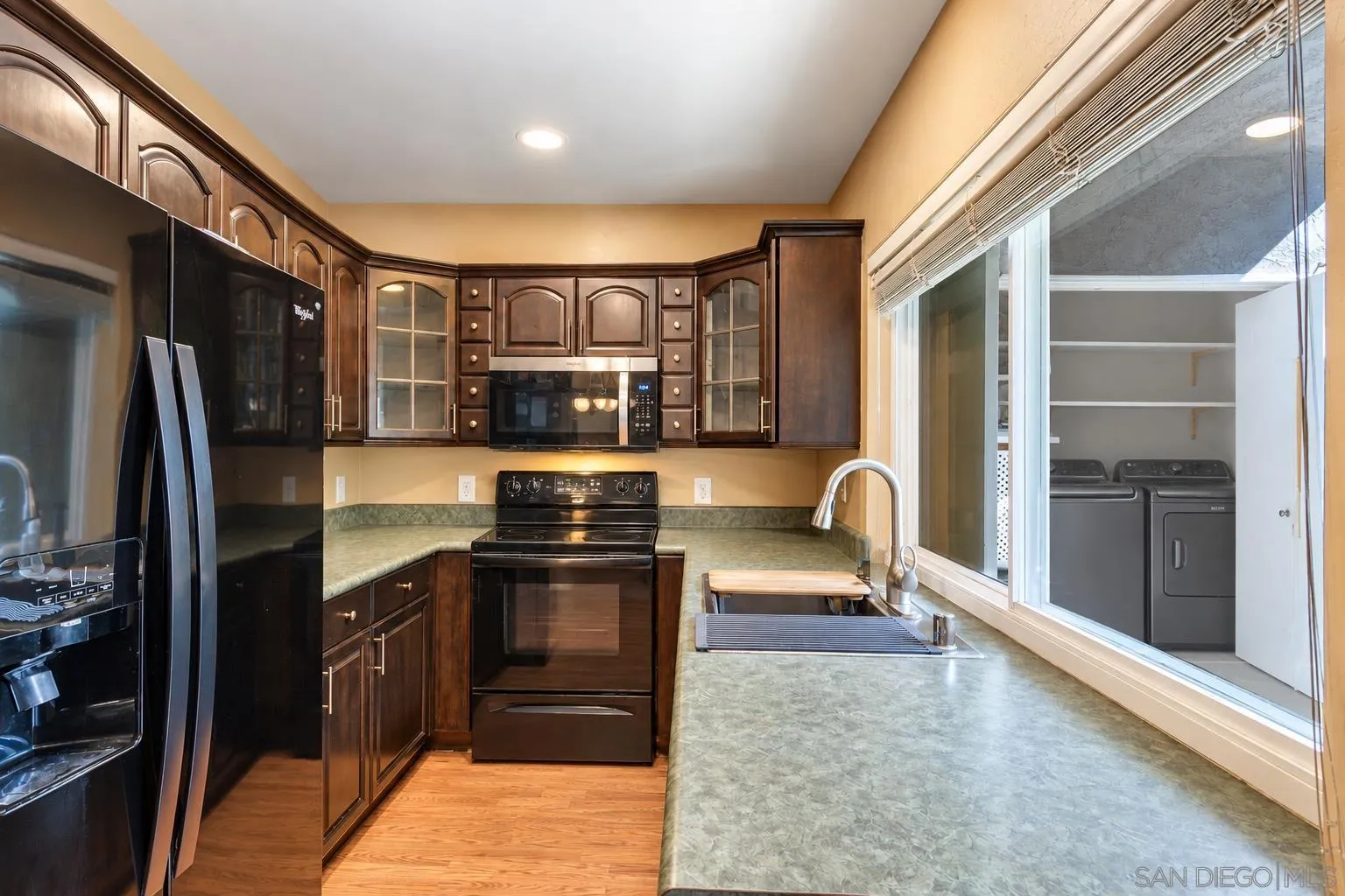 https://cdn.realtyfeed.com/cdn/127/260023412/f5d3217e41c67944143afa4aad61ea45.webp