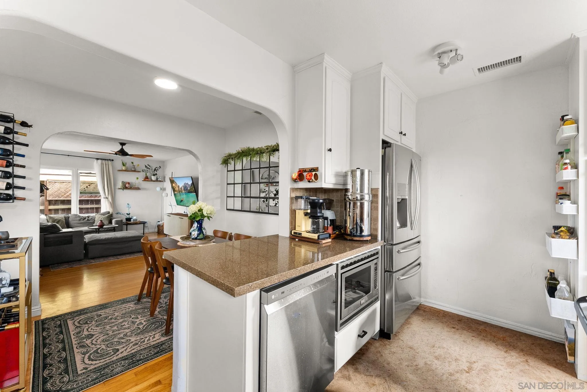 https://cdn.realtyfeed.com/cdn/127/260023415/94eea64f8d717802c2443077f0a3c63f.webp