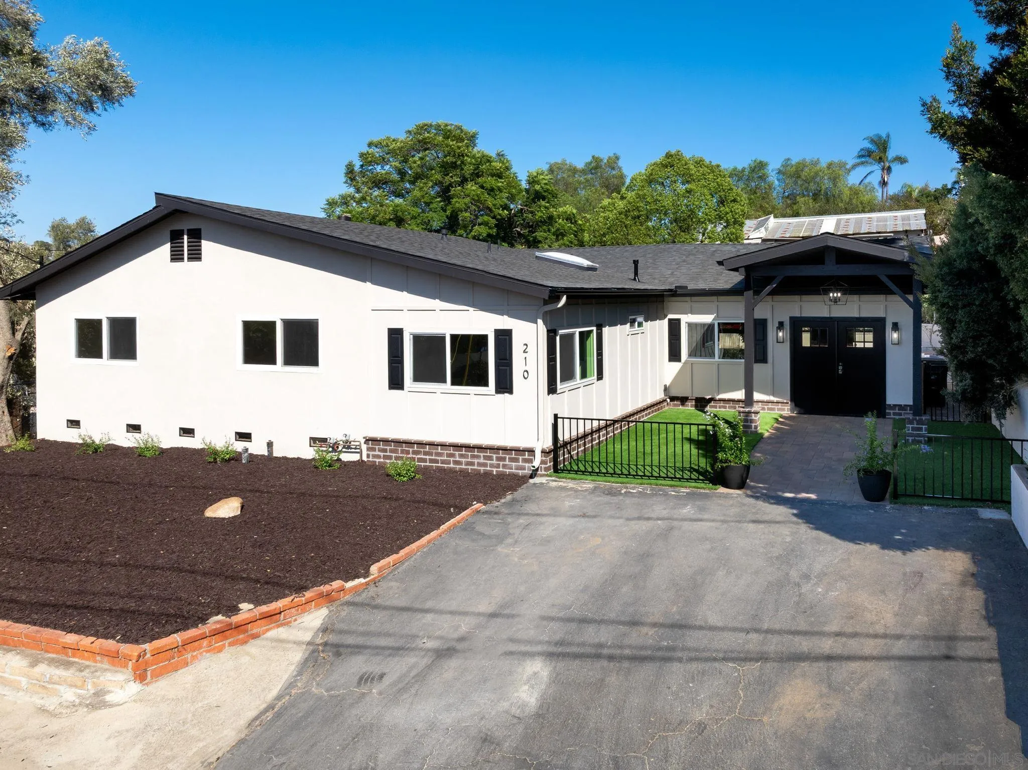210 S Orange Ave, Fallbrook, CA 92028 - Photo 2 of 38, Fallbrook, CA