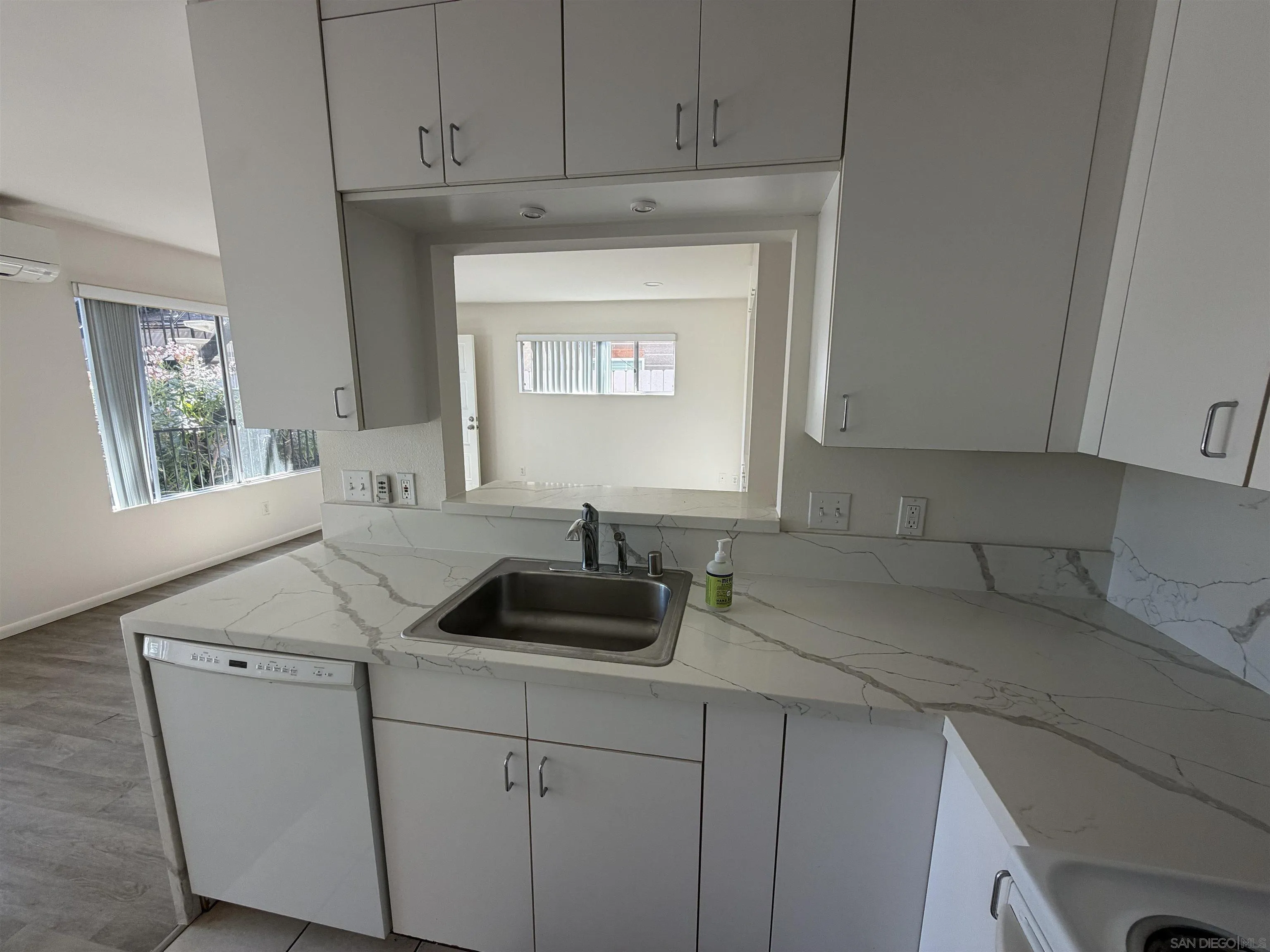 1112 Thomas Avenue, San Diego, CA 92109, photo 12
