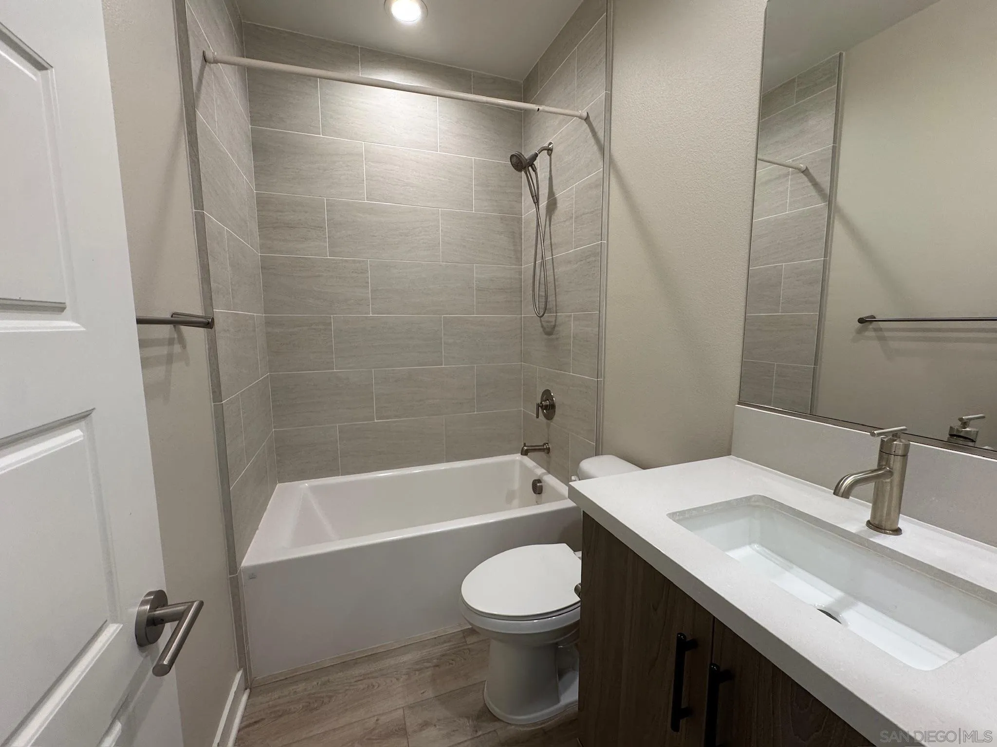 https://cdn.realtyfeed.com/cdn/127/260023423/12e4716636b554b943a99a736133cf56.webp