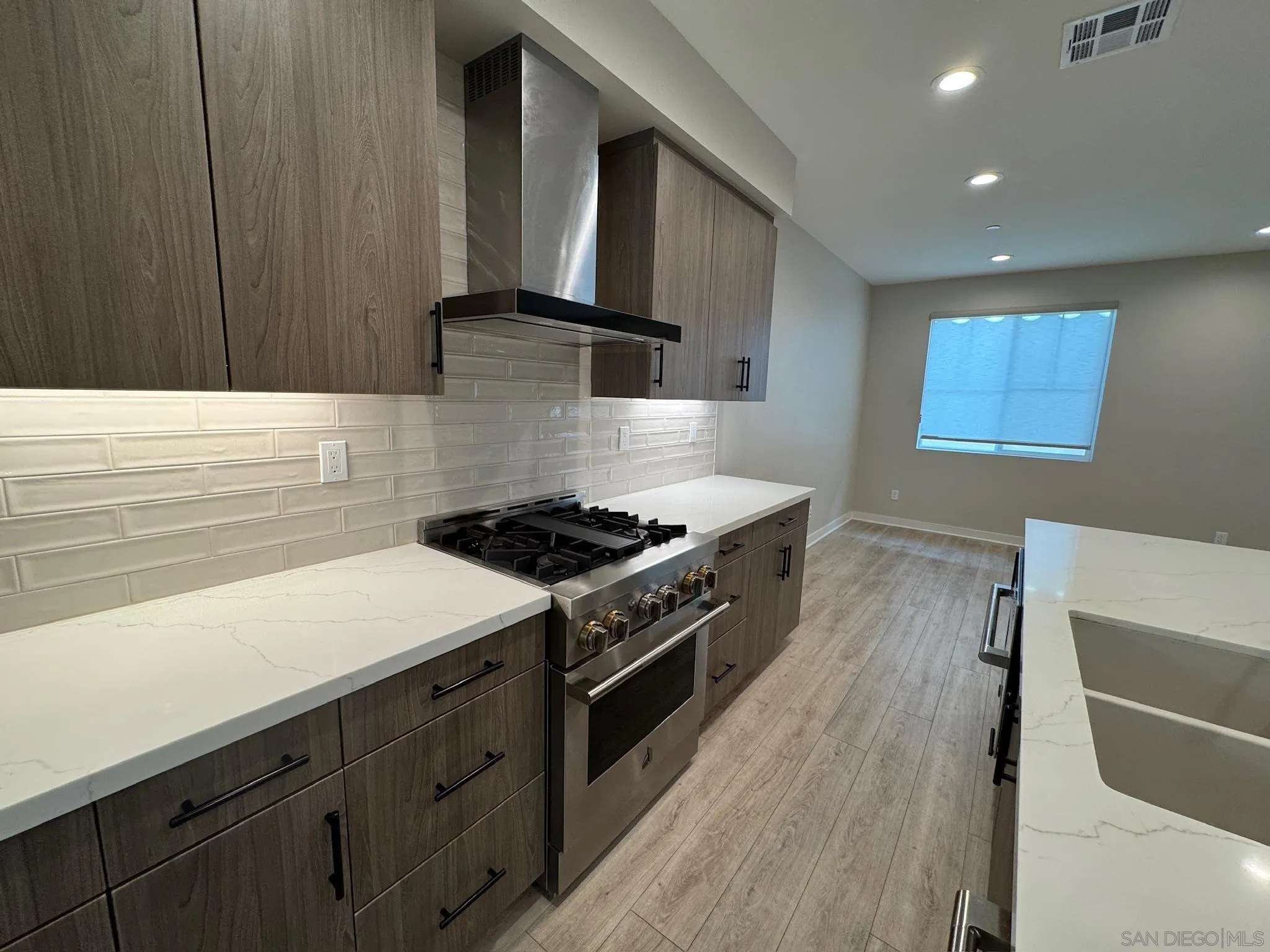 https://cdn.realtyfeed.com/cdn/127/260023423/be564ffe24eb20b42e34616c76caff87.webp