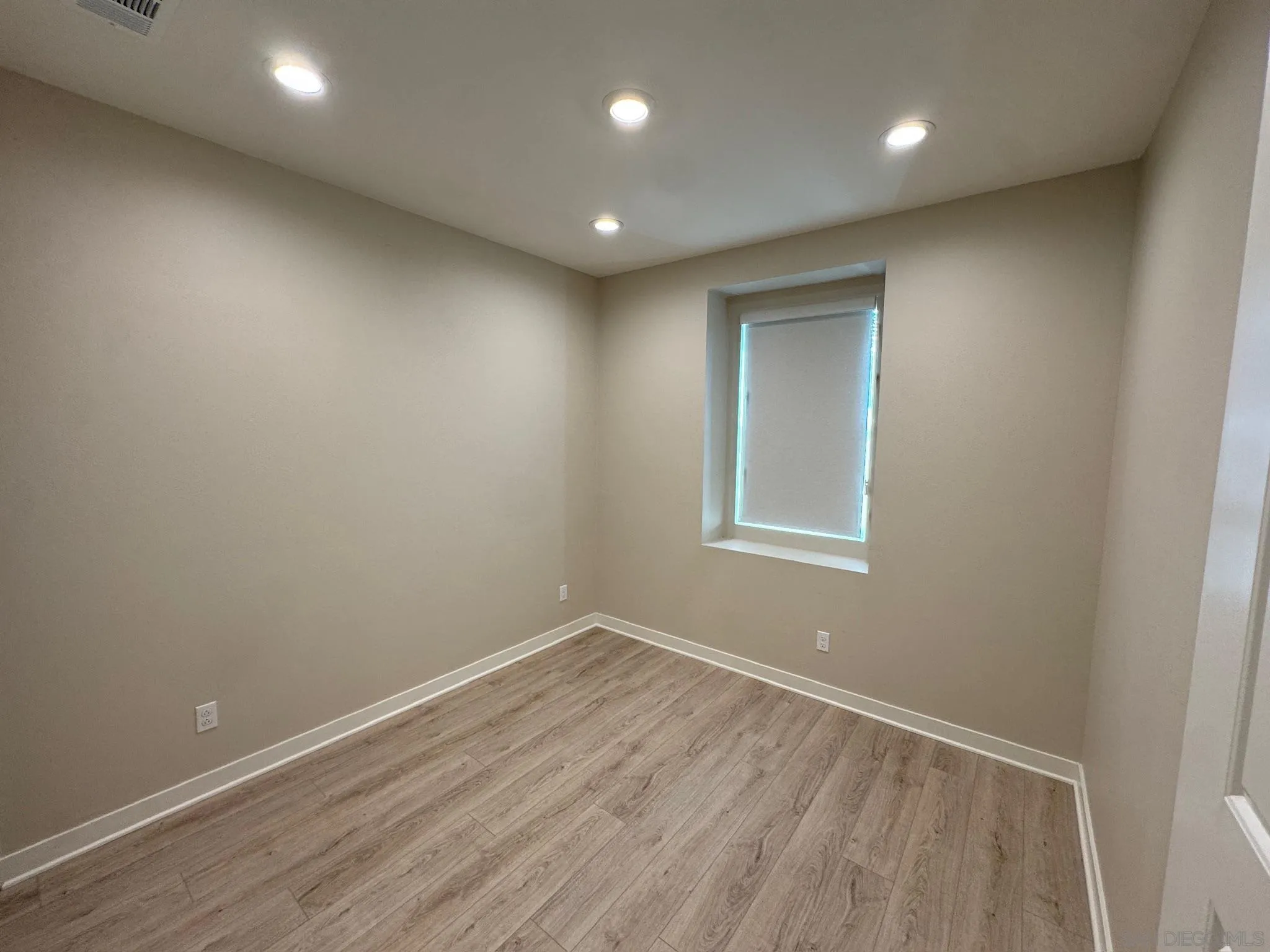 https://cdn.realtyfeed.com/cdn/127/260023423/f610692f2a4fd393723aa20c57af6a70.webp