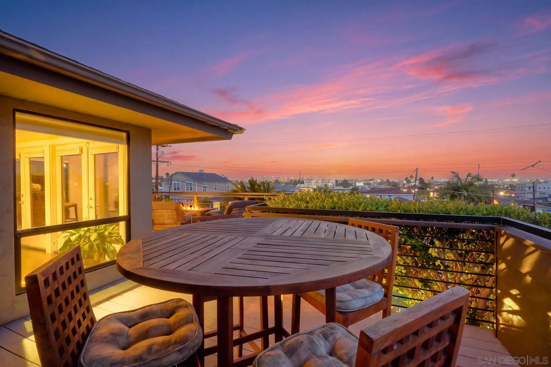 https://cdn.realtyfeed.com/cdn/127/260023424/0b40ec8f94077c7894bdb48ecff8a48f.webp