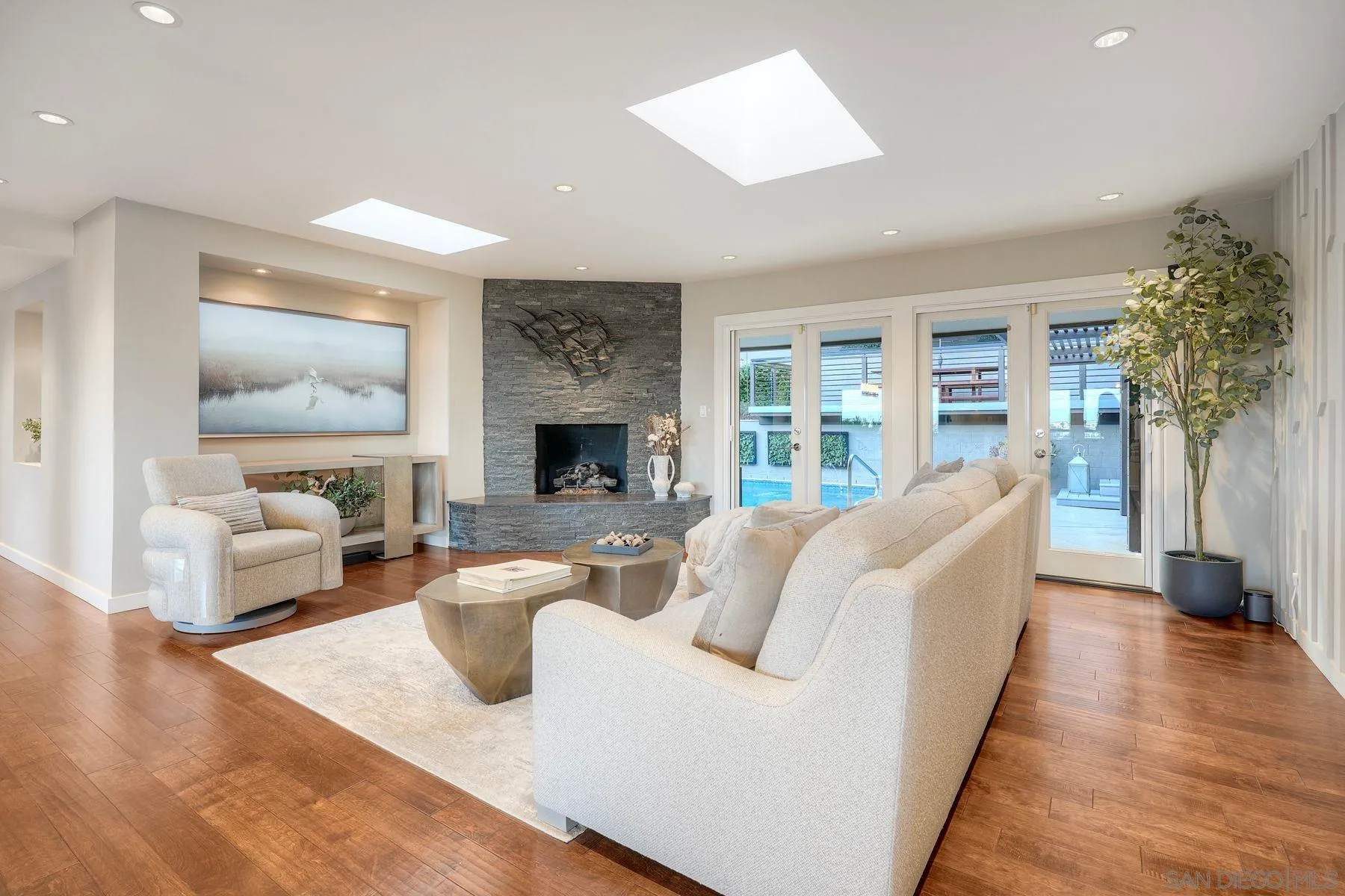 https://cdn.realtyfeed.com/cdn/127/260023424/1f0e1e6cc304335c04ff6fc64a5e368a.webp