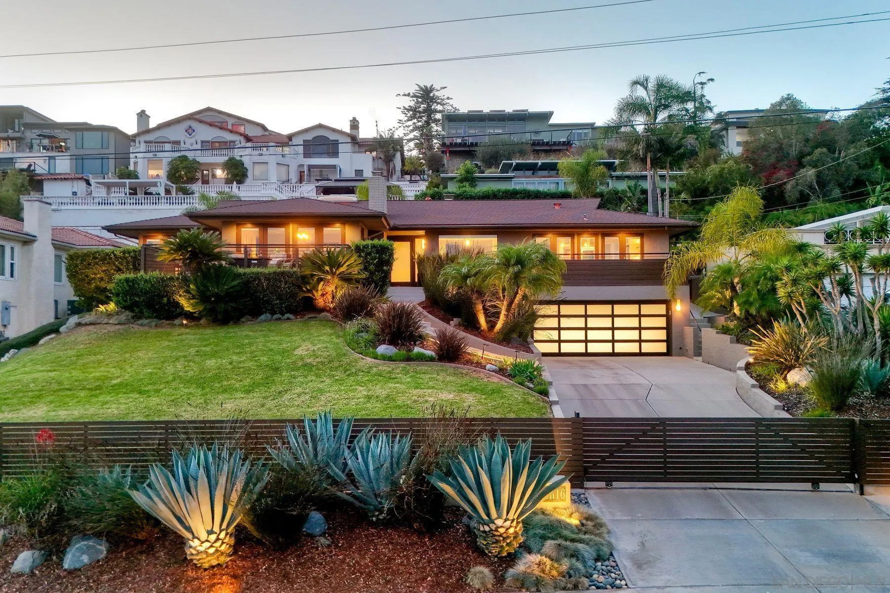https://cdn.realtyfeed.com/cdn/127/260023424/34d003e3cd7f77af47e8a7f1463b19ca.webp