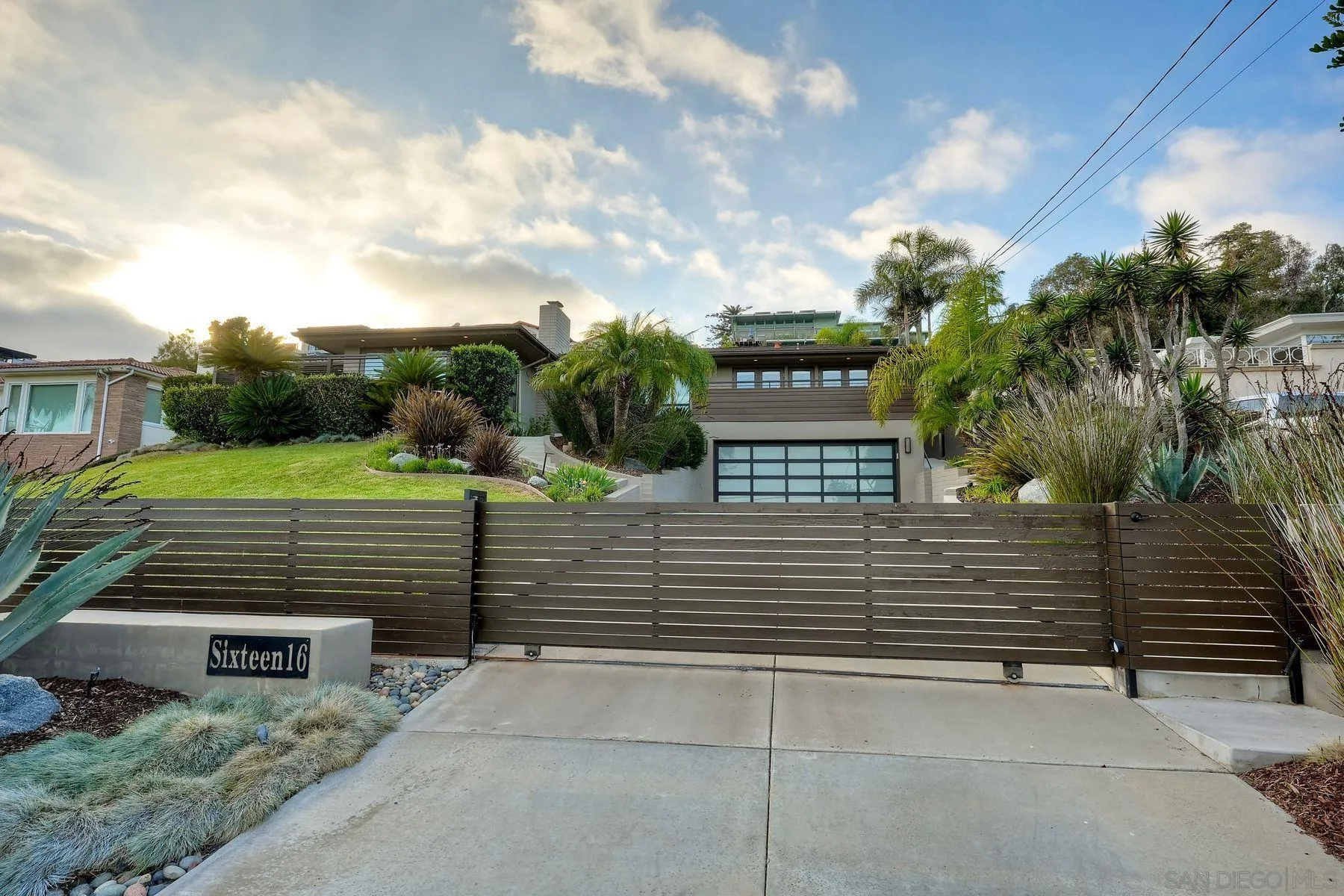 https://cdn.realtyfeed.com/cdn/127/260023424/4cf77894a7ba59ac598674fe67a4fd6a.webp