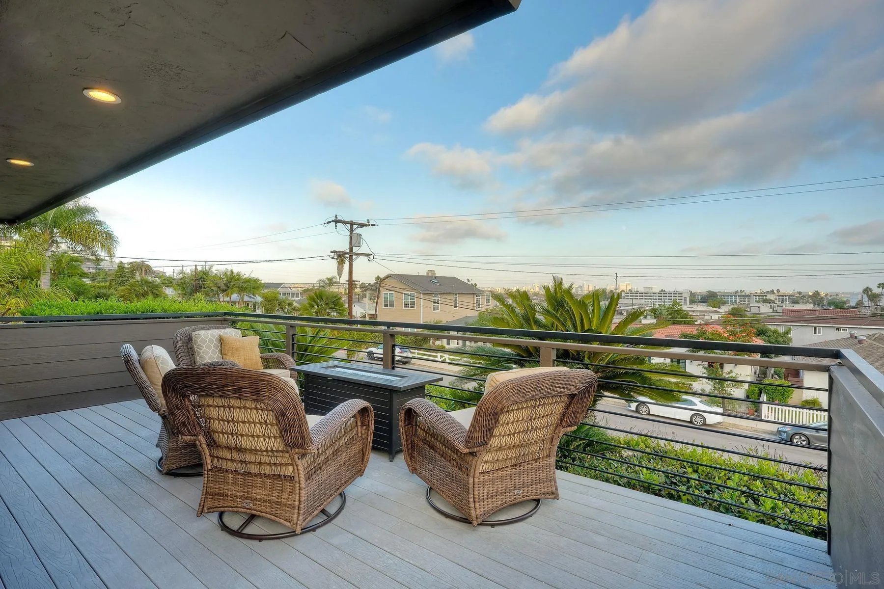 https://cdn.realtyfeed.com/cdn/127/260023424/78863373cb6b2e02a4eff996174f9faa.webp