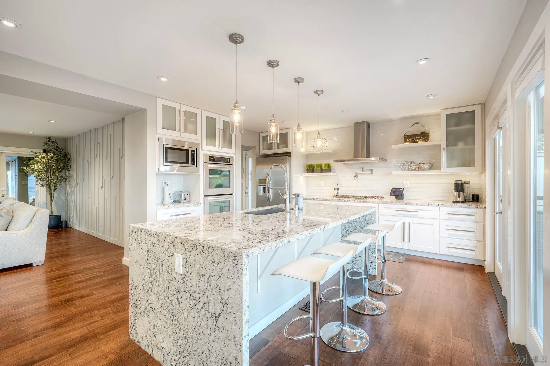 https://cdn.realtyfeed.com/cdn/127/260023424/85d5a00656cb80d1e7d246113ce355d8.webp