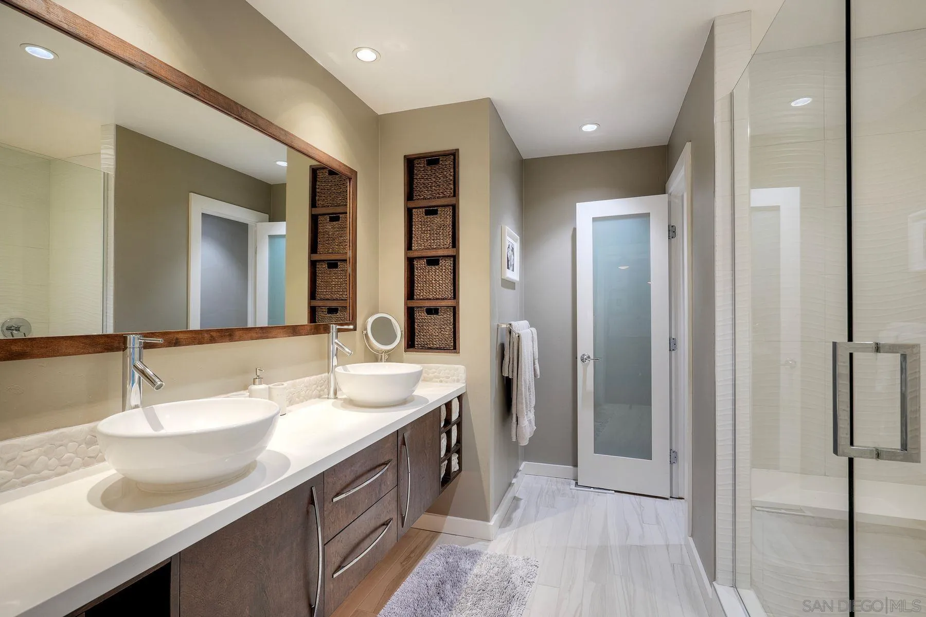 https://cdn.realtyfeed.com/cdn/127/260023424/f04724b6881cfd9c5e93e82f8693286e.webp