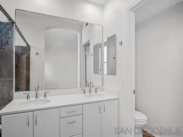 https://cdn.realtyfeed.com/cdn/127/260023425/9b5eb2e48aff644e6e66dce4fb7013a5.webp