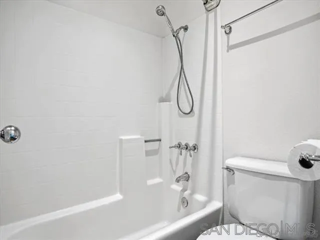 https://cdn.realtyfeed.com/cdn/127/260023425/b30f50c23555184545bc590ae6b31554.webp