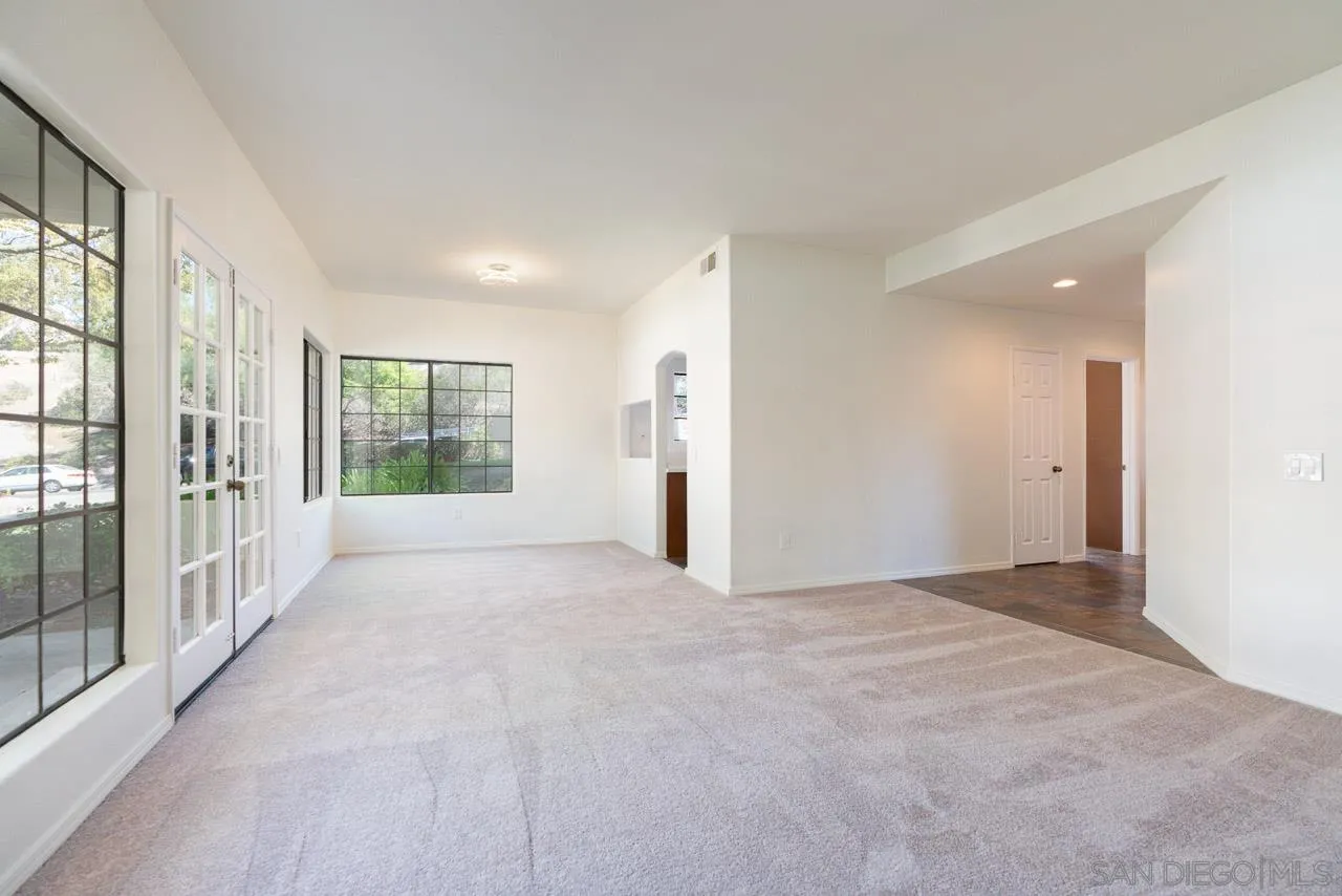 https://cdn.realtyfeed.com/cdn/127/260023426/173a9a85d4b37fe9b75a9c8bbe669046.webp
