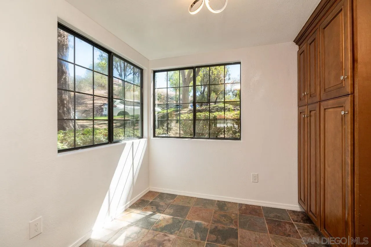 https://cdn.realtyfeed.com/cdn/127/260023426/879869a6d35cf13f0ec69613ed4da8b0.webp