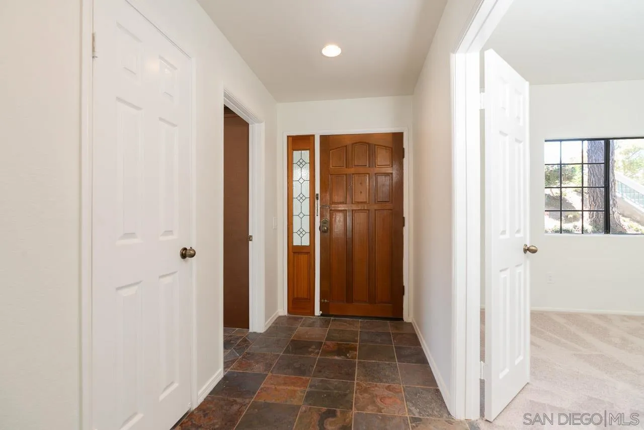 https://cdn.realtyfeed.com/cdn/127/260023426/b4c68e8bbc95ce05f09e417818a41b46.webp