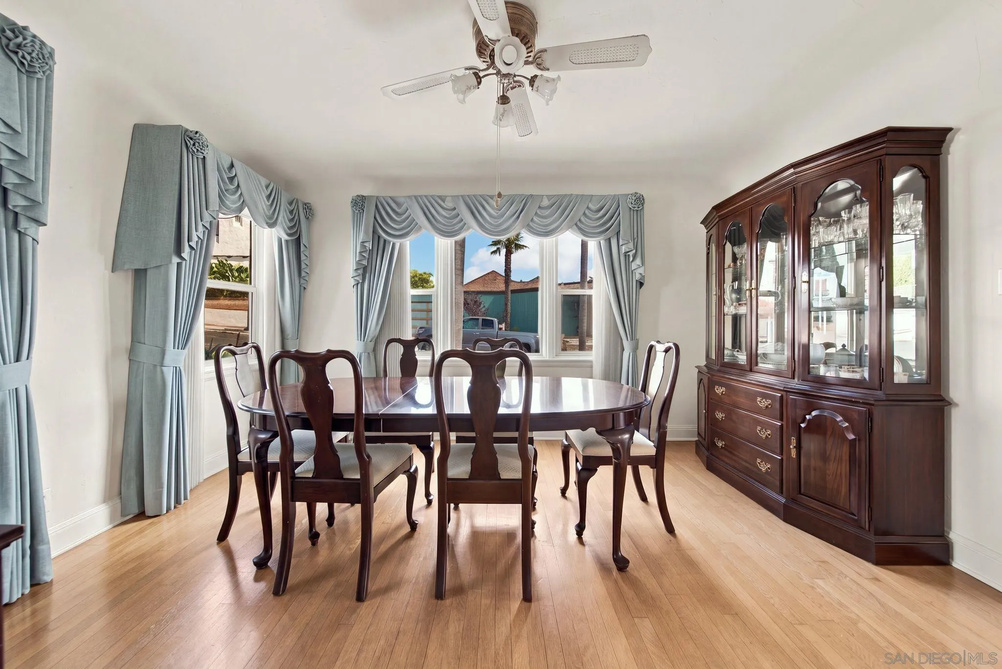 https://cdn.realtyfeed.com/cdn/127/260023429/01b26130d1e589ee3e1b7966ade0555d.webp