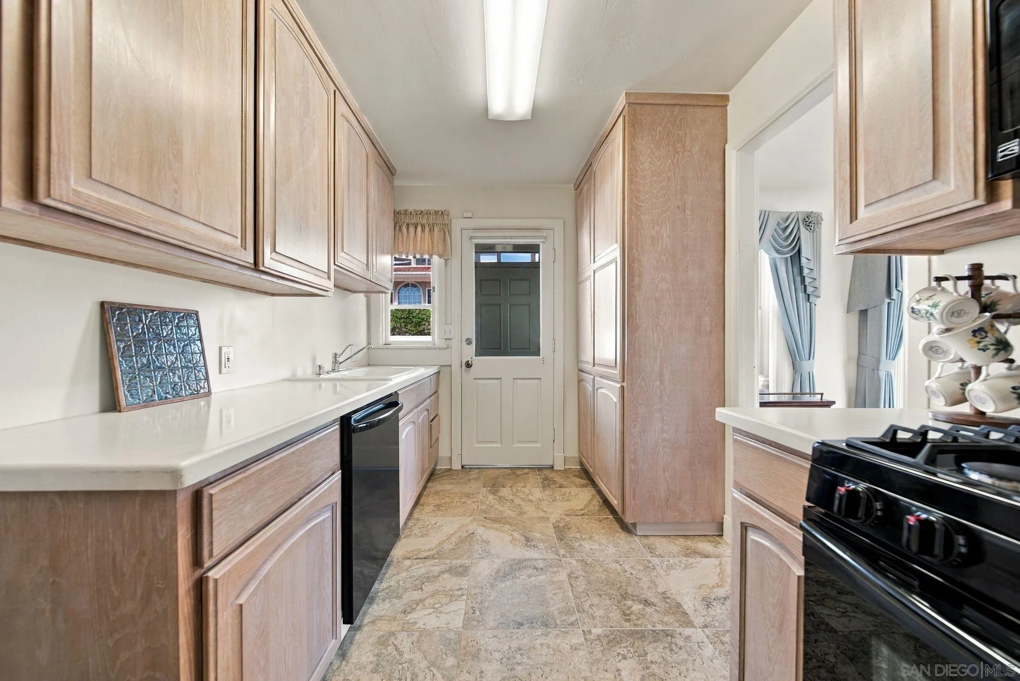 https://cdn.realtyfeed.com/cdn/127/260023429/36c3c8f45990077187bbdbf65cab778f.webp