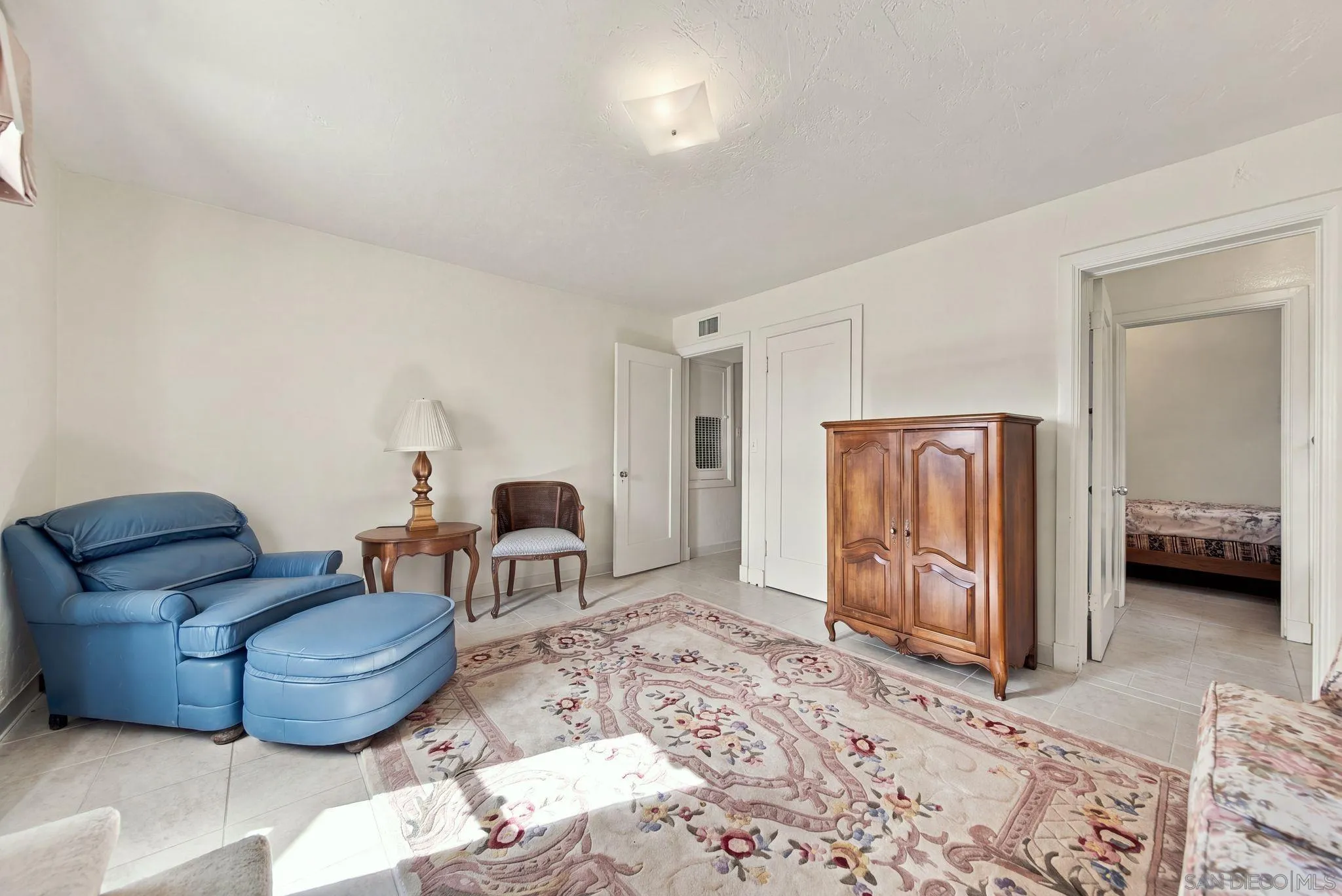 https://cdn.realtyfeed.com/cdn/127/260023429/a2cb45c42b54718909a47098b09a2432.webp