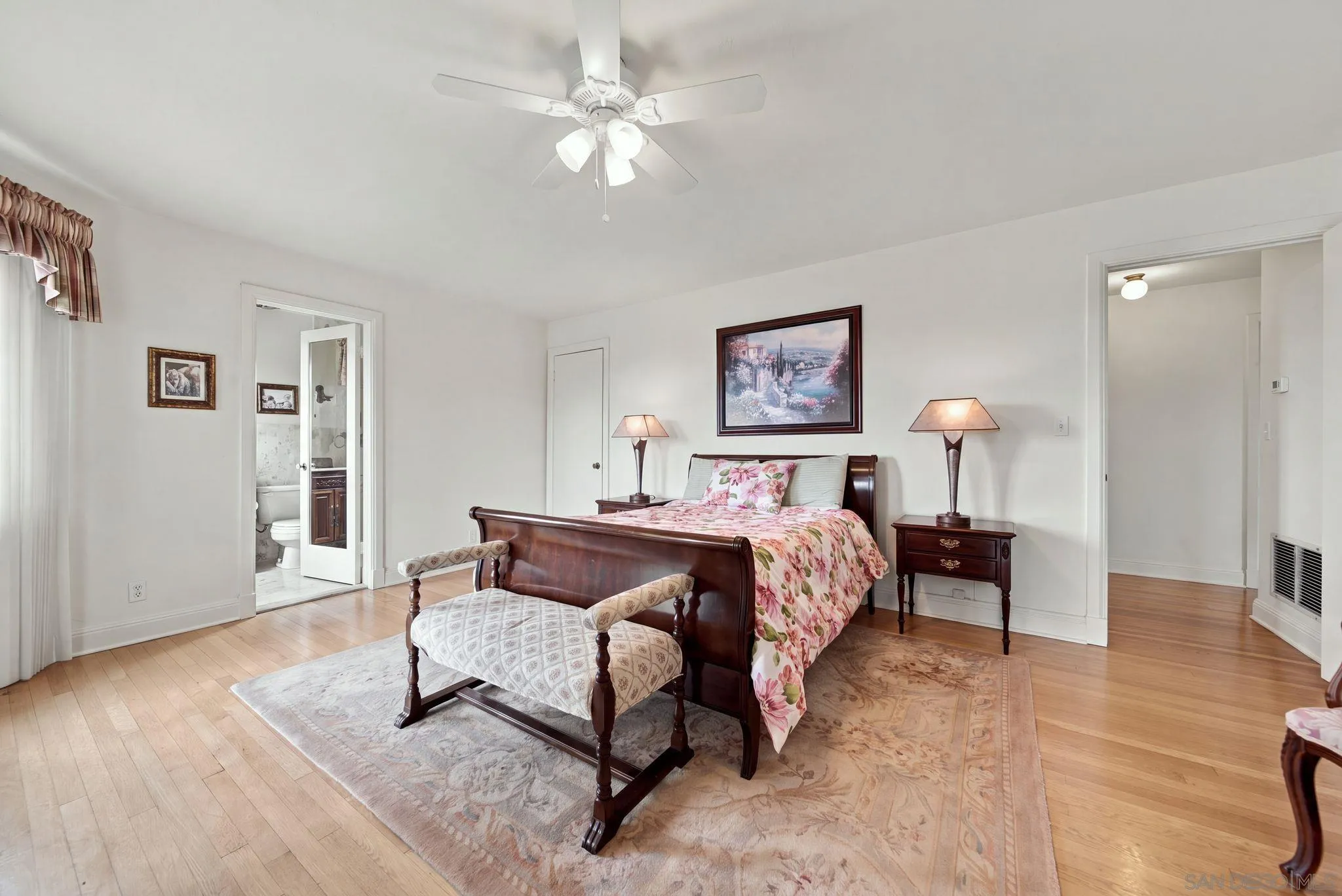 https://cdn.realtyfeed.com/cdn/127/260023429/e2fc2c2fcfef0abd203035b62d8e876a.webp