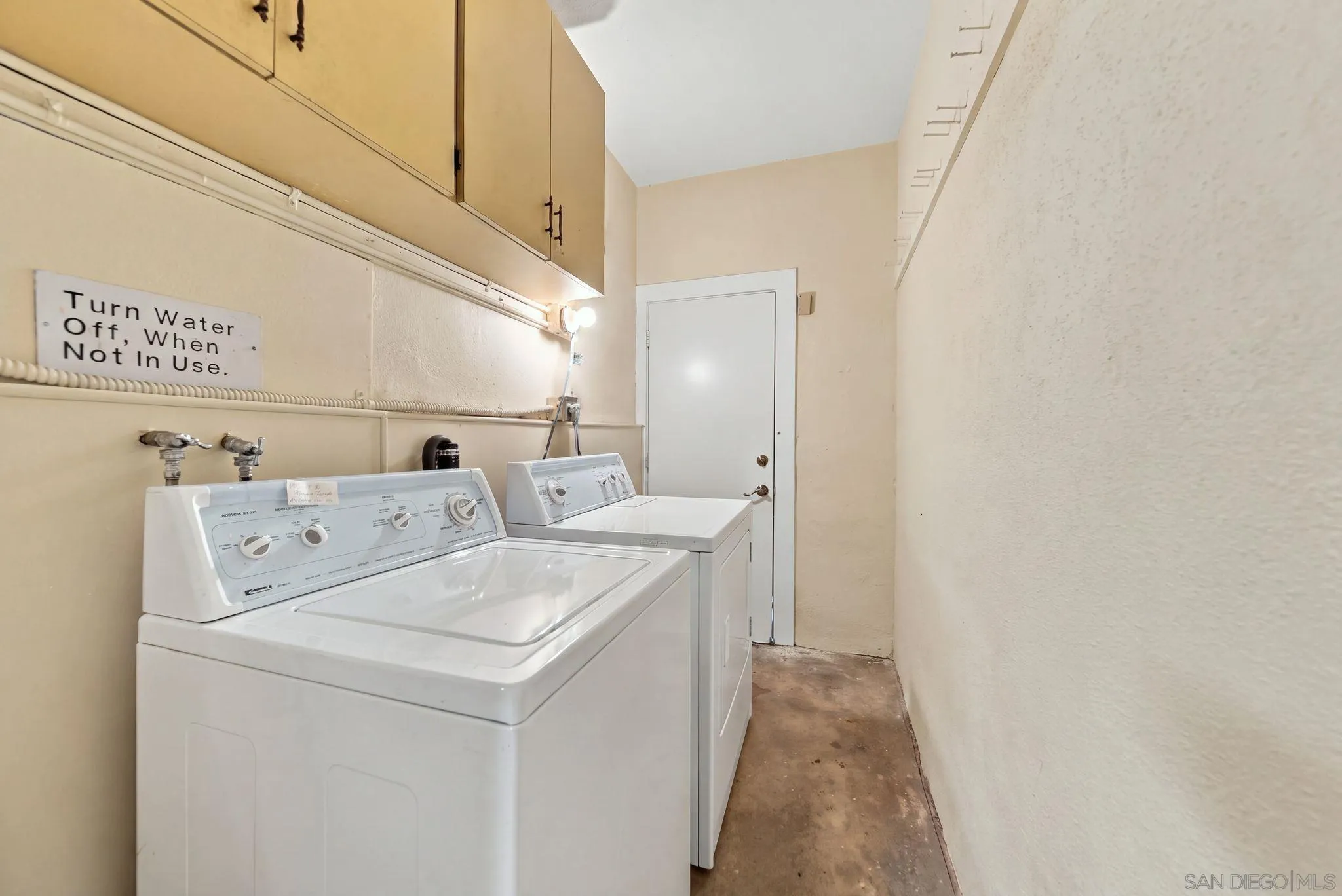 https://cdn.realtyfeed.com/cdn/127/260023429/e6a1ec15793853d40dc79e1f49a6c630.webp