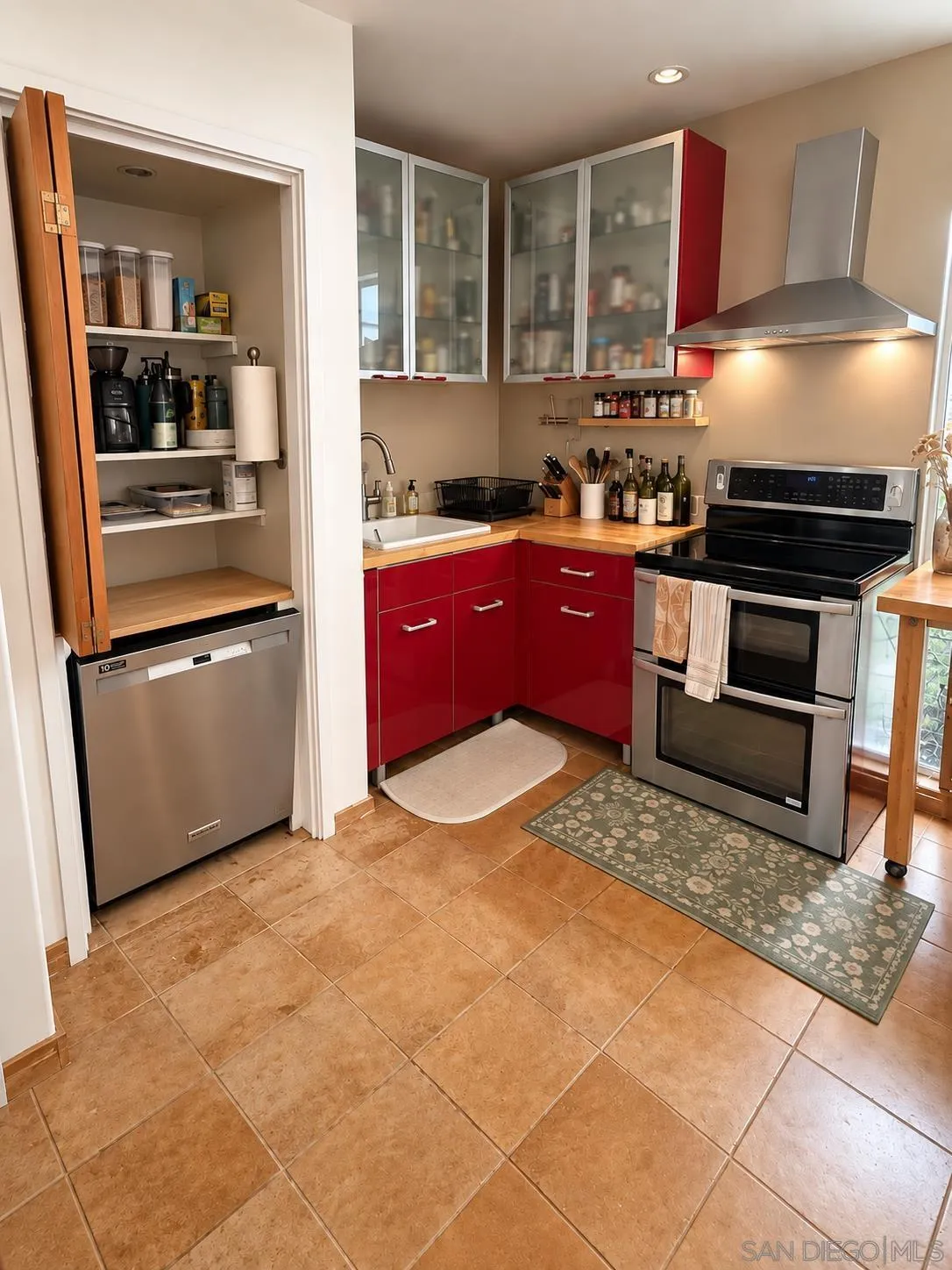 https://cdn.realtyfeed.com/cdn/127/260023430/9a8bd106ef51590ab160f8d011956f69.webp