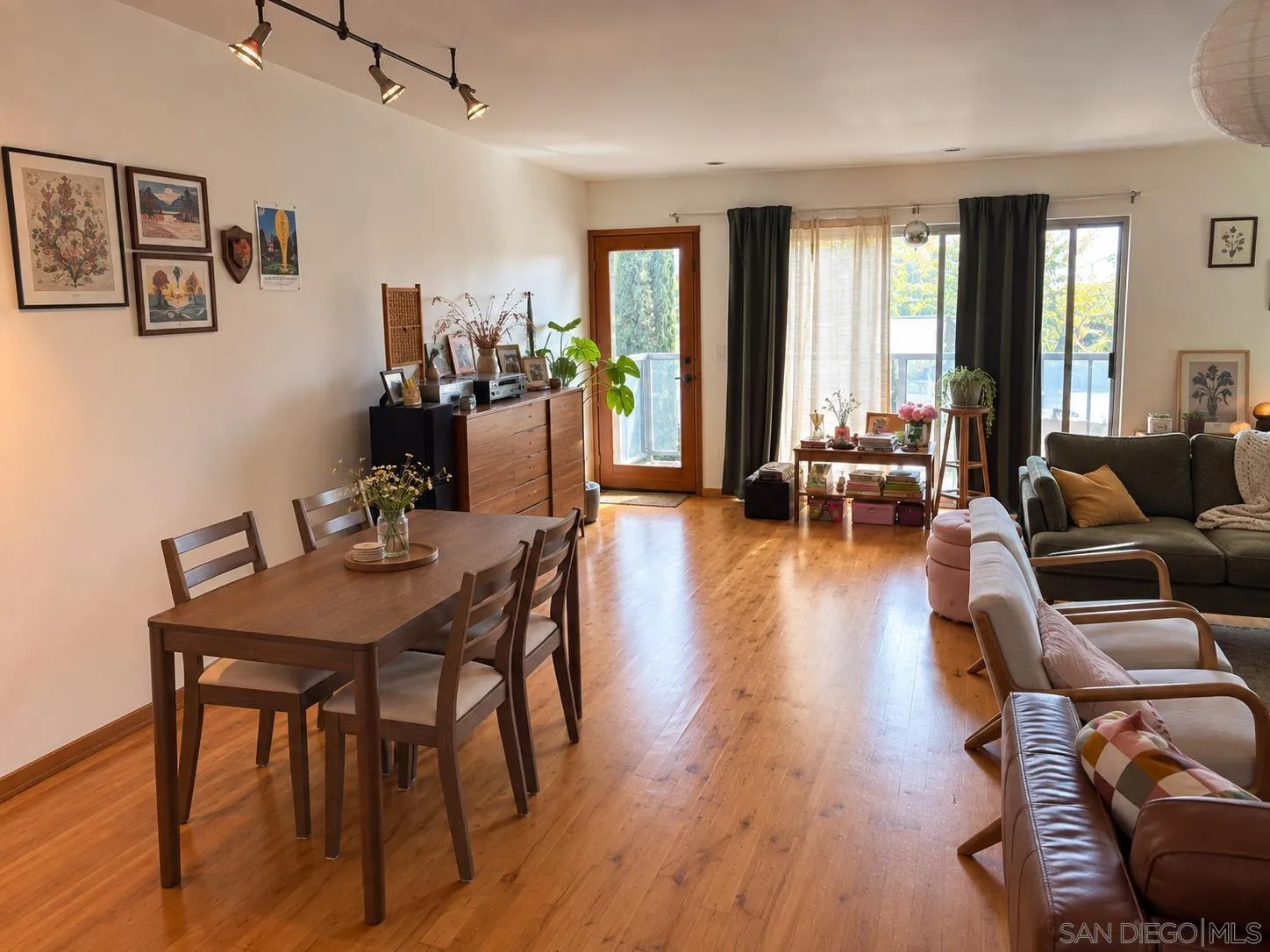 https://cdn.realtyfeed.com/cdn/127/260023430/a3b4d3ef0007bdd780bee12f568f19a5.webp