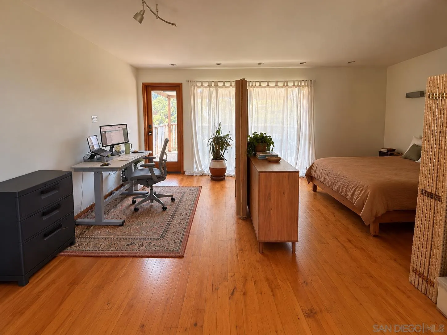 https://cdn.realtyfeed.com/cdn/127/260023430/d37855607f3b8edb4750413055189545.webp