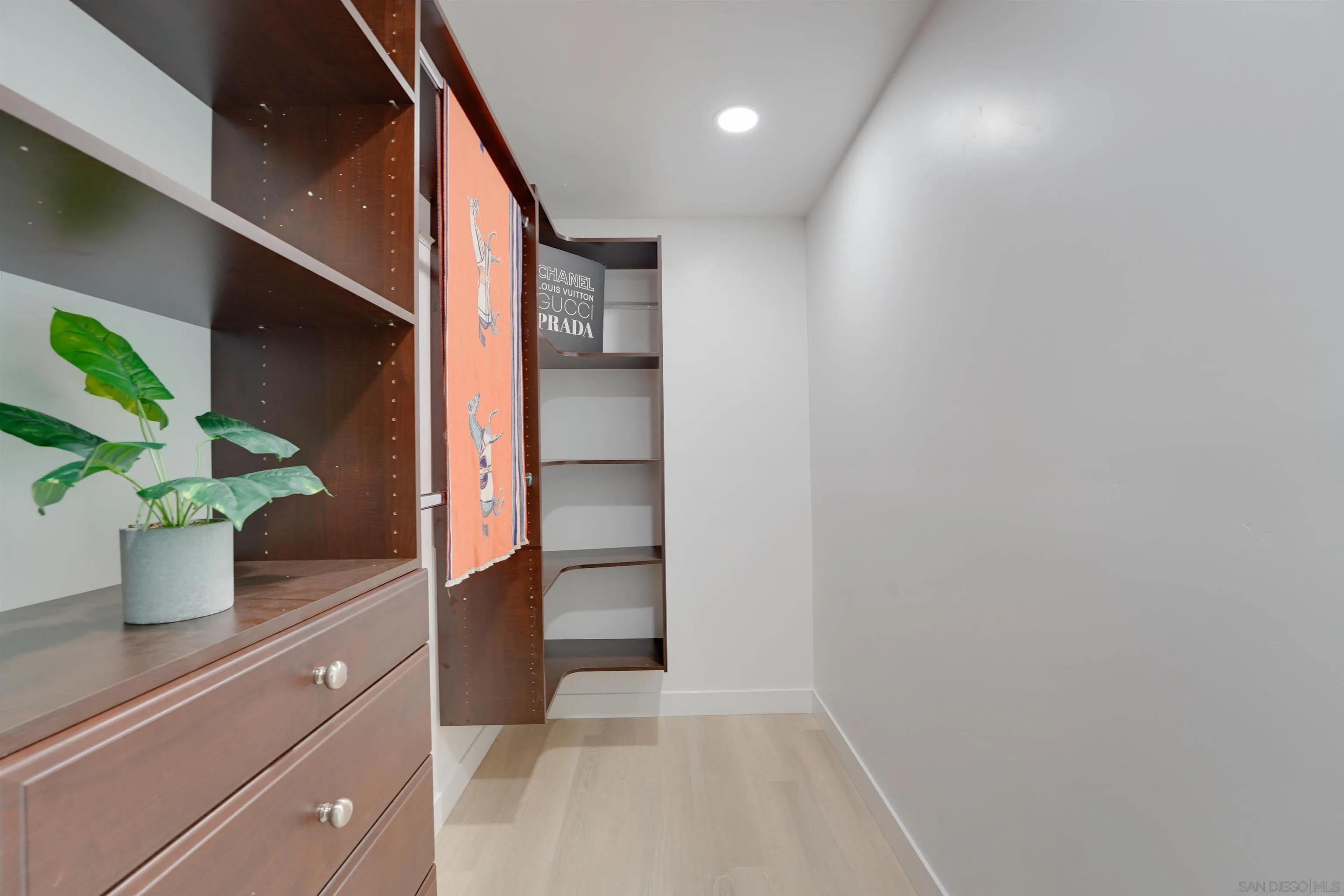 https://cdn.realtyfeed.com/cdn/127/260023431/02cdd2fe500971eedaeace5e8cc17337.webp