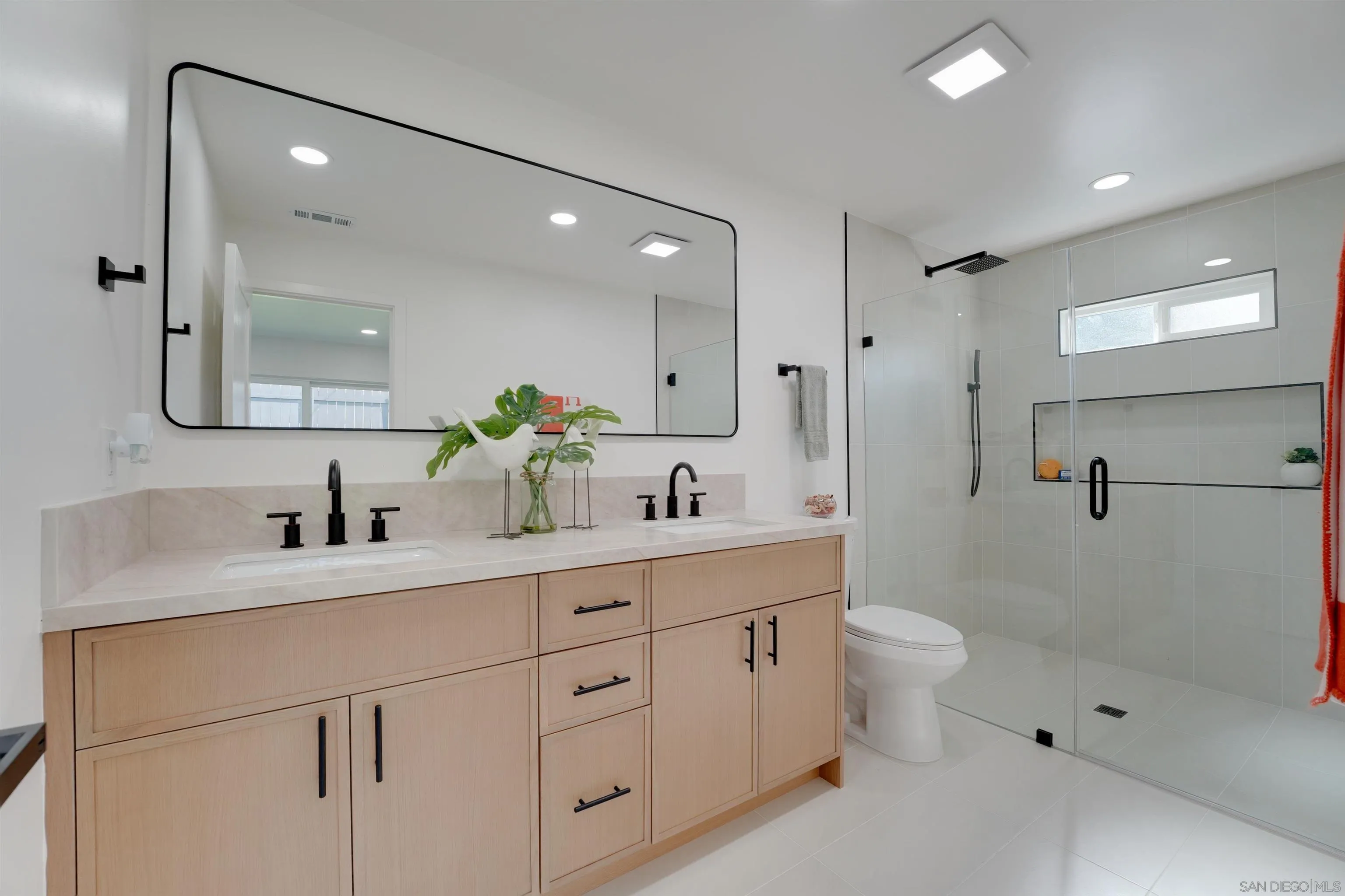 https://cdn.realtyfeed.com/cdn/127/260023431/1218454206cf0c3af96495e34192079d.webp