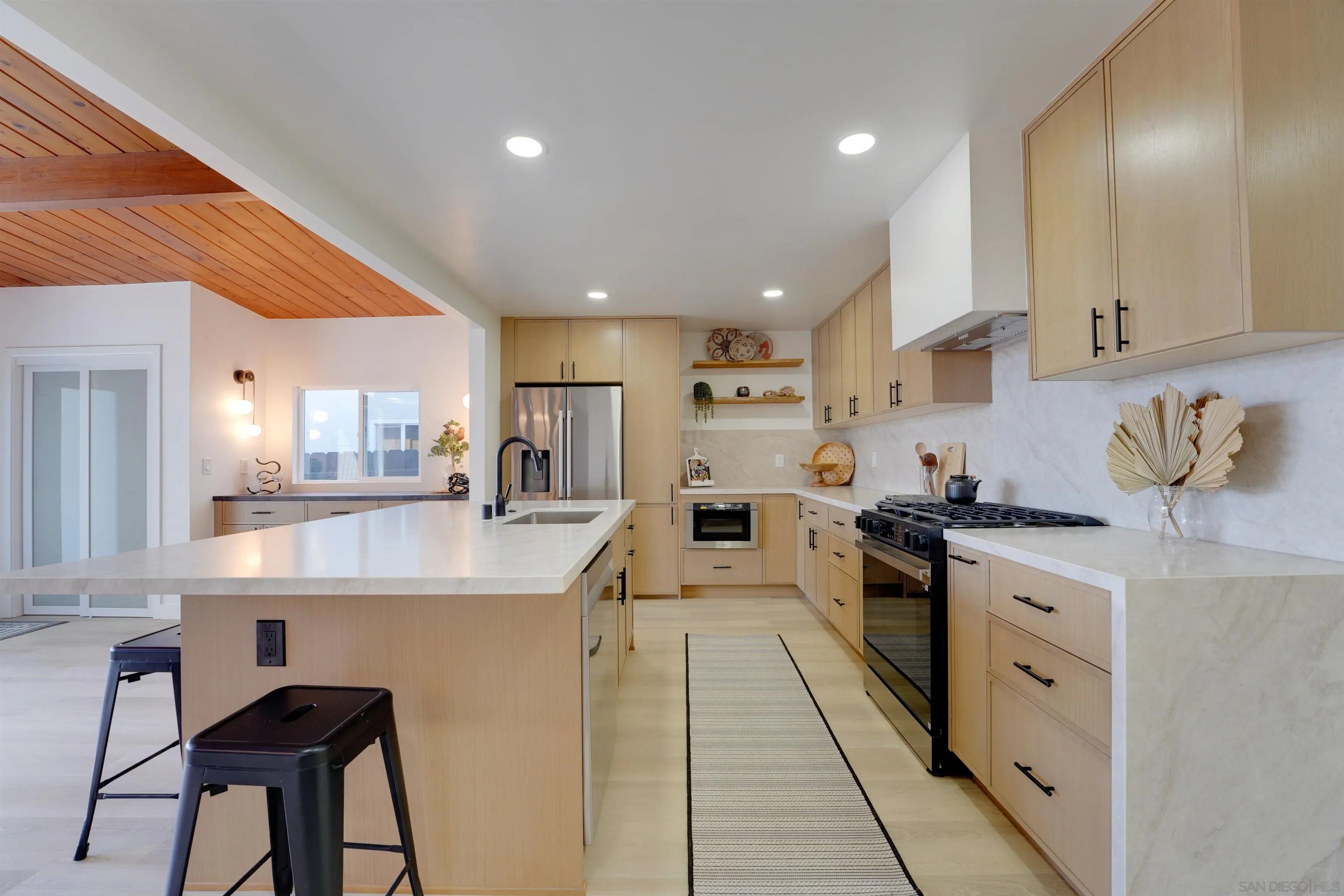https://cdn.realtyfeed.com/cdn/127/260023431/613f231b3403eea9fb01db7fea4a9f58.webp