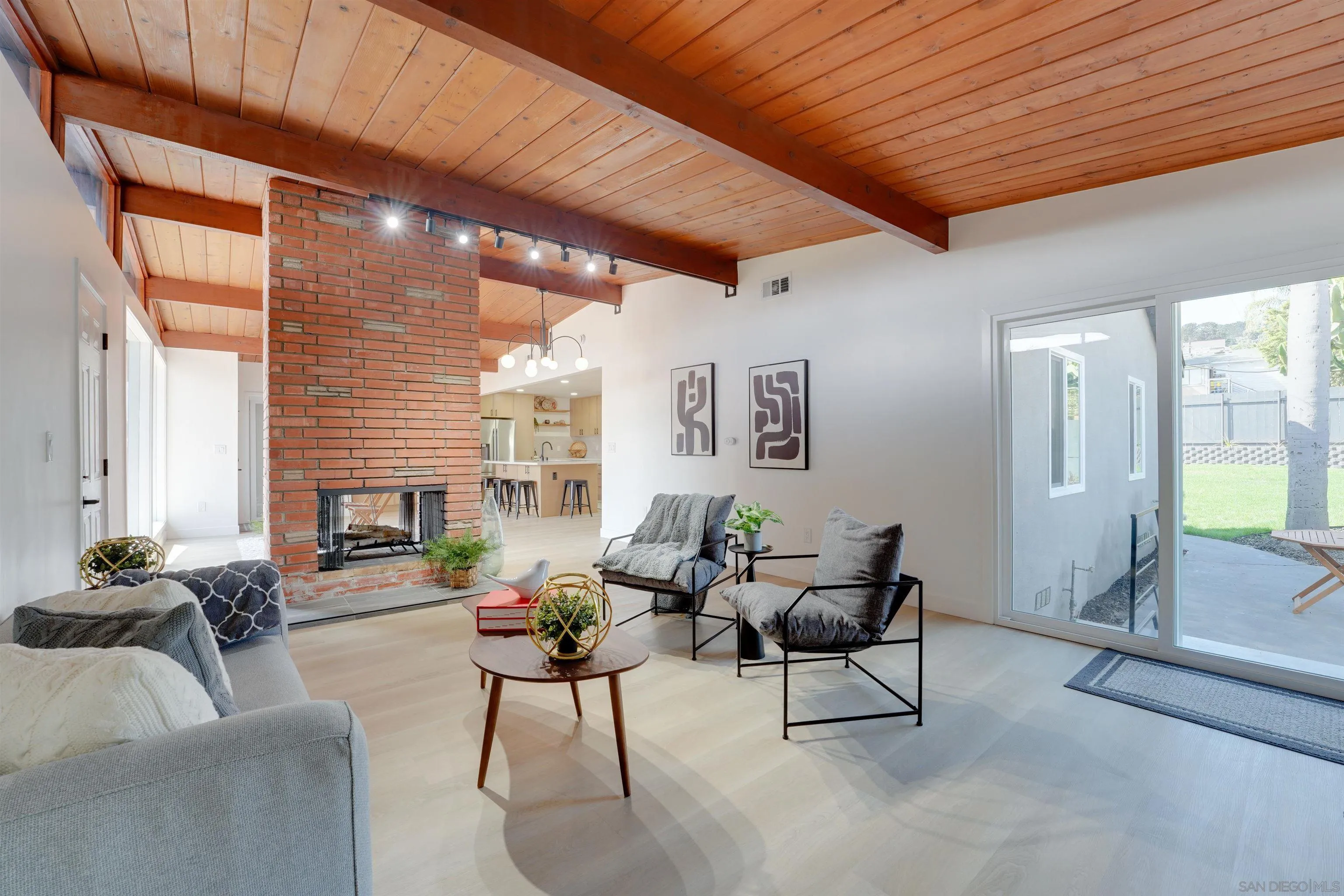 https://cdn.realtyfeed.com/cdn/127/260023431/6db2af4c093c079c68422cbe86626504.webp