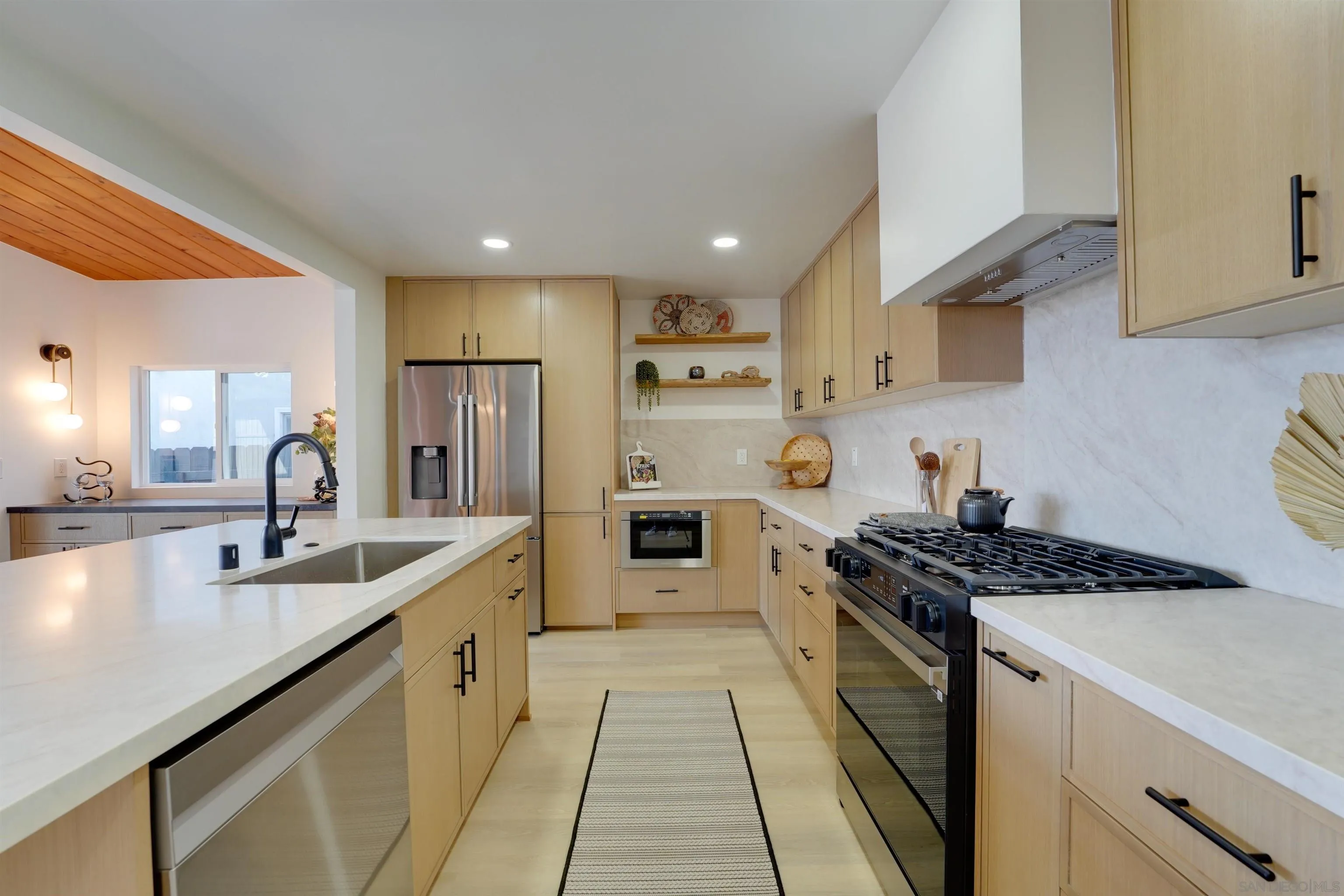 https://cdn.realtyfeed.com/cdn/127/260023431/7e84e9c4a0b55b31359d0fba92f07be1.webp