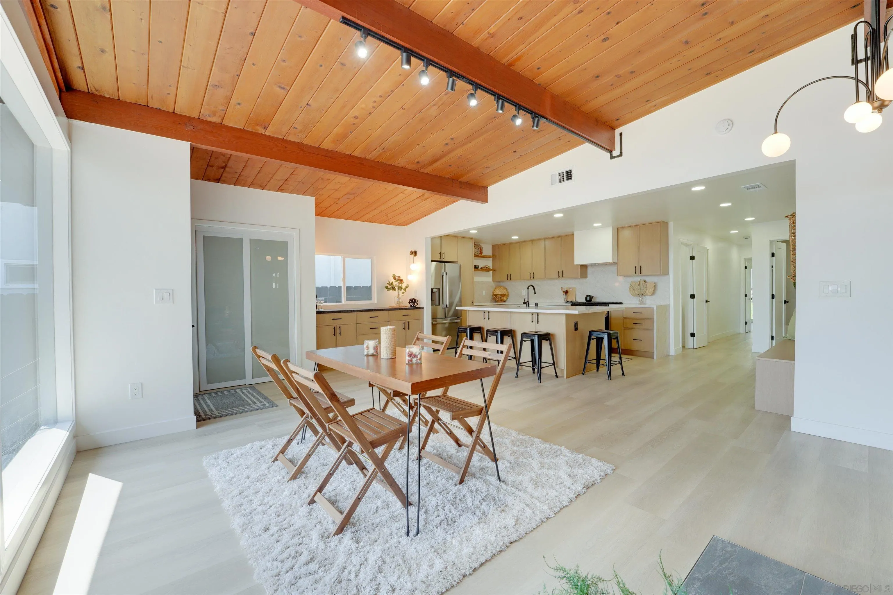 https://cdn.realtyfeed.com/cdn/127/260023431/9297d7d8b677a27d24117c44cb2f22e8.webp