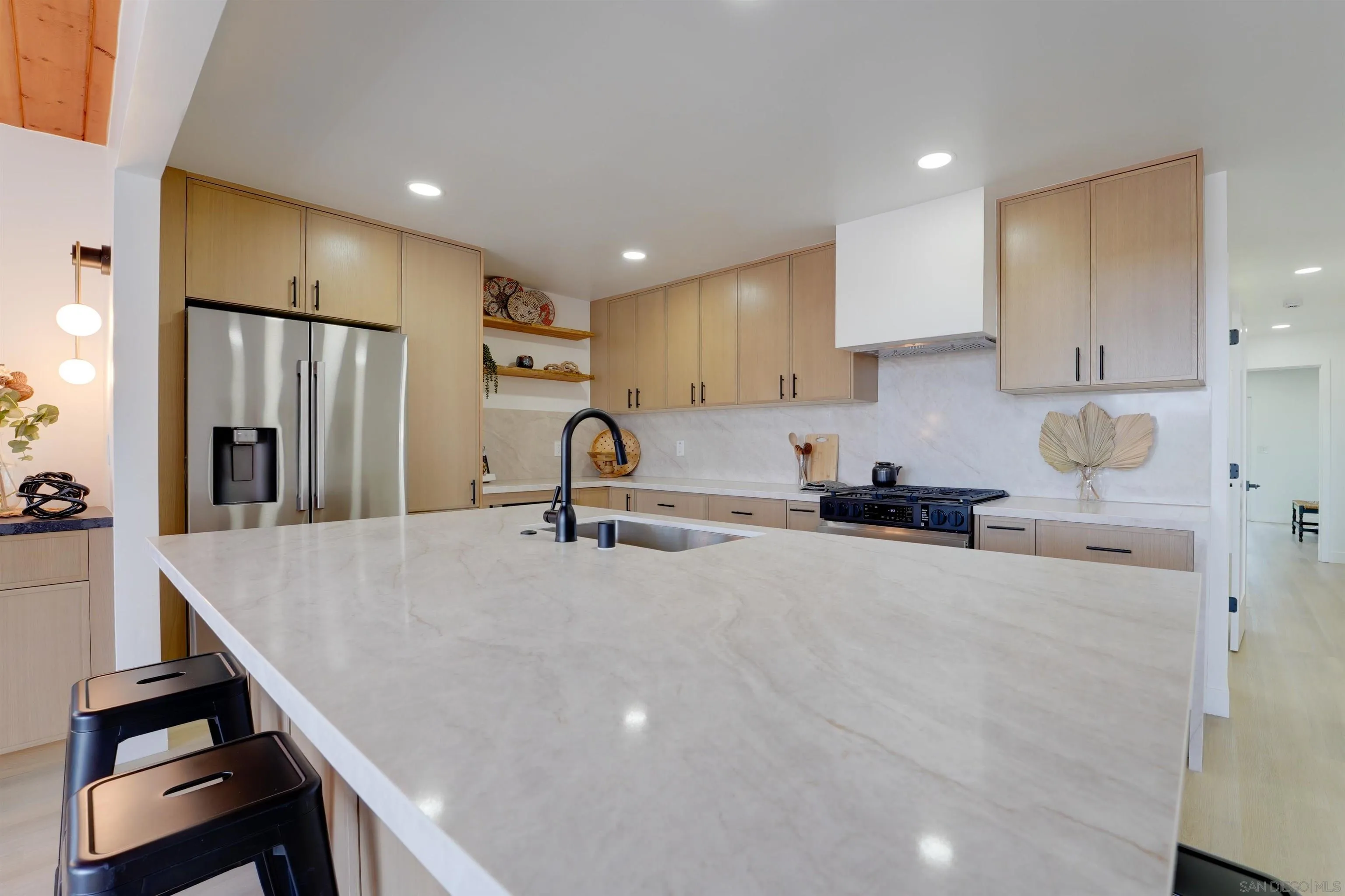https://cdn.realtyfeed.com/cdn/127/260023431/b232196a061a454c6b70e959be0ba690.webp